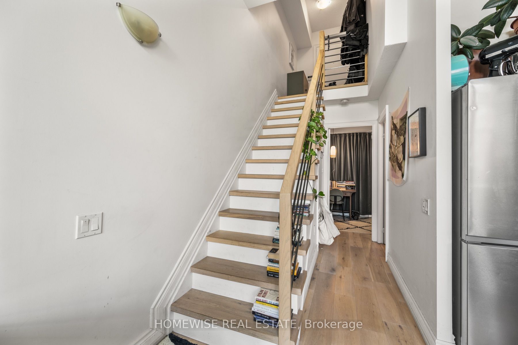 437 Roncesvalles Avenue 410, Toronto, ON M6R 3B9 photo 2