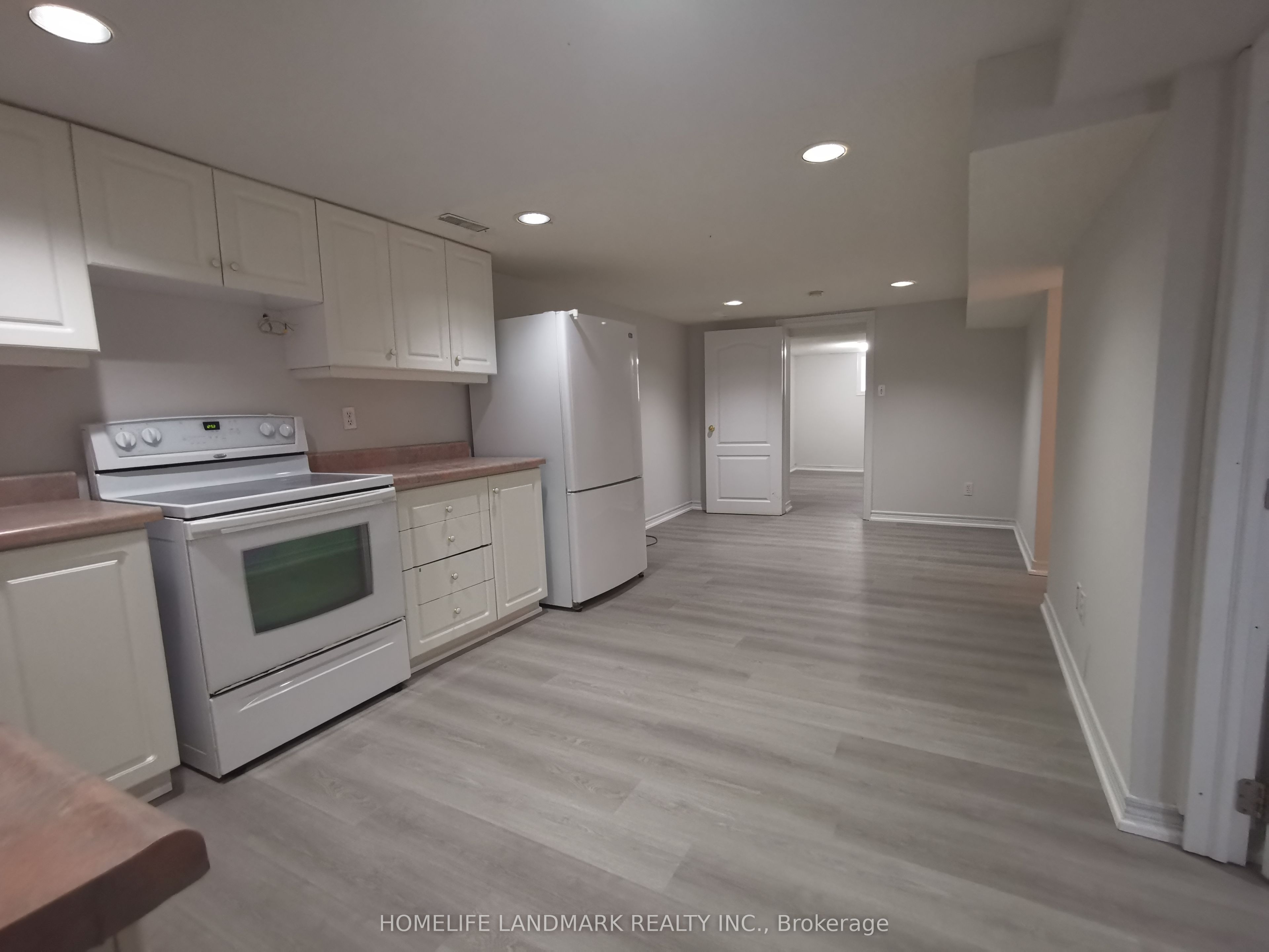 288 Maple Leaf Drive Basement, Toronto, ON M6L 1P3 photo 5