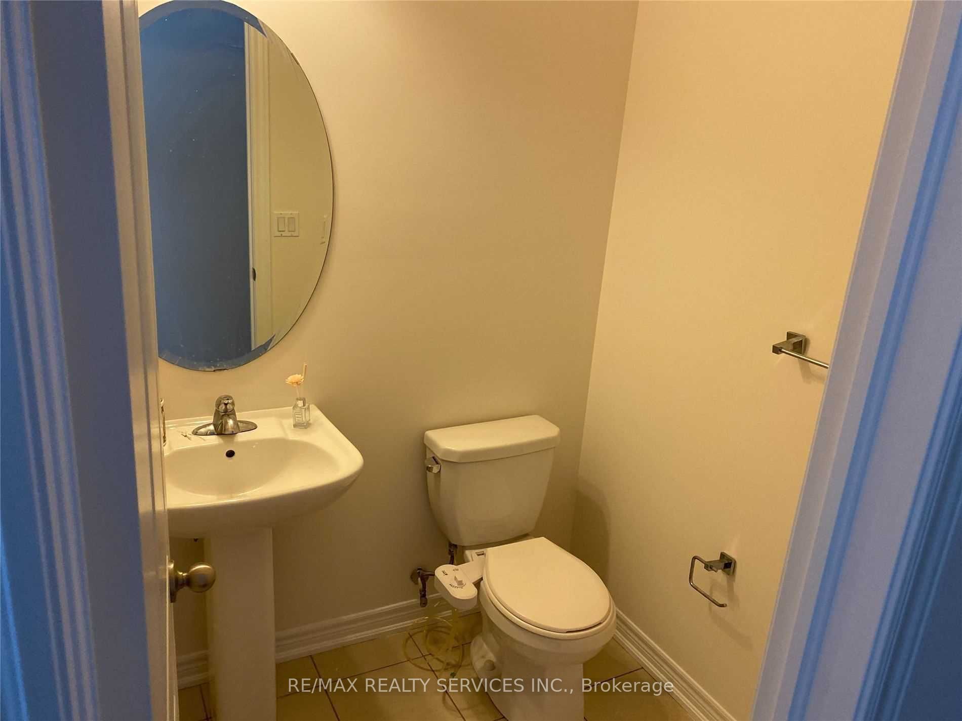 43 Hogan Manor Drive, Brampton, ON L7A 4V3 photo 4