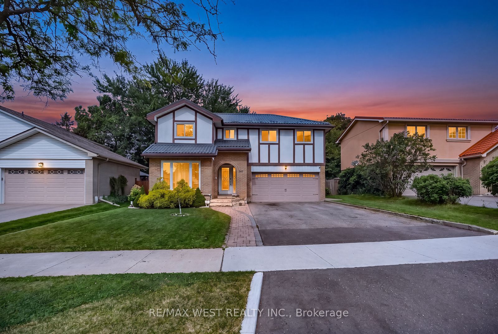 347 Karen Park Crescent, Mississauga, ON L5A 3C8 photo 2