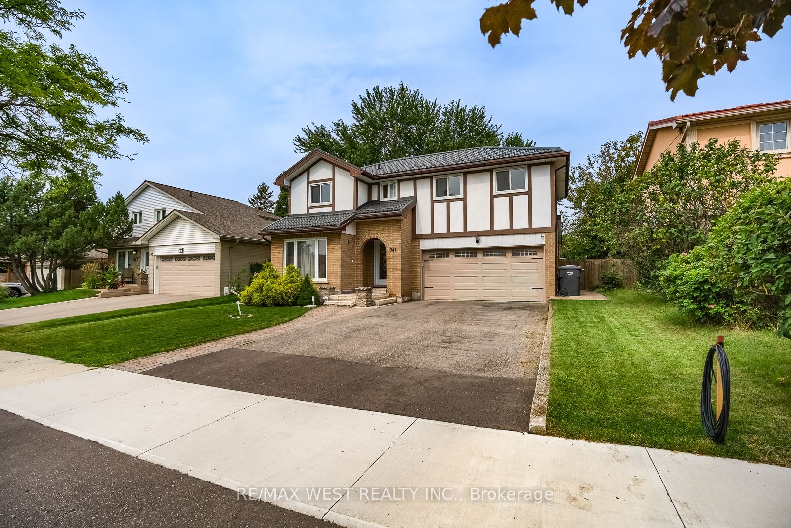 347 Karen Park Crescent, Mississauga, ON L5A 3C8 photo 3
