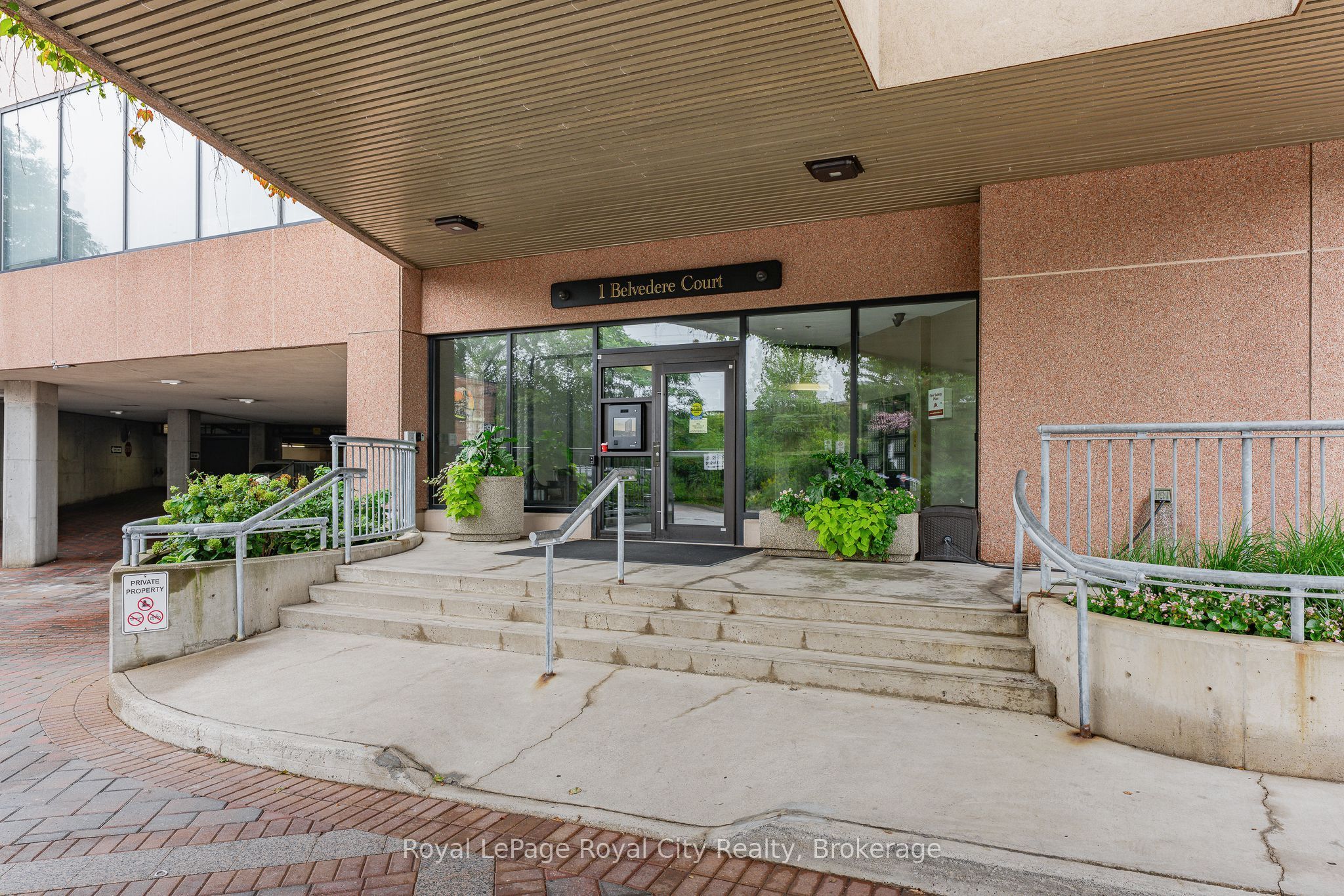1 Belvedere Court 403, Brampton, ON L6V 4M6 photo 2