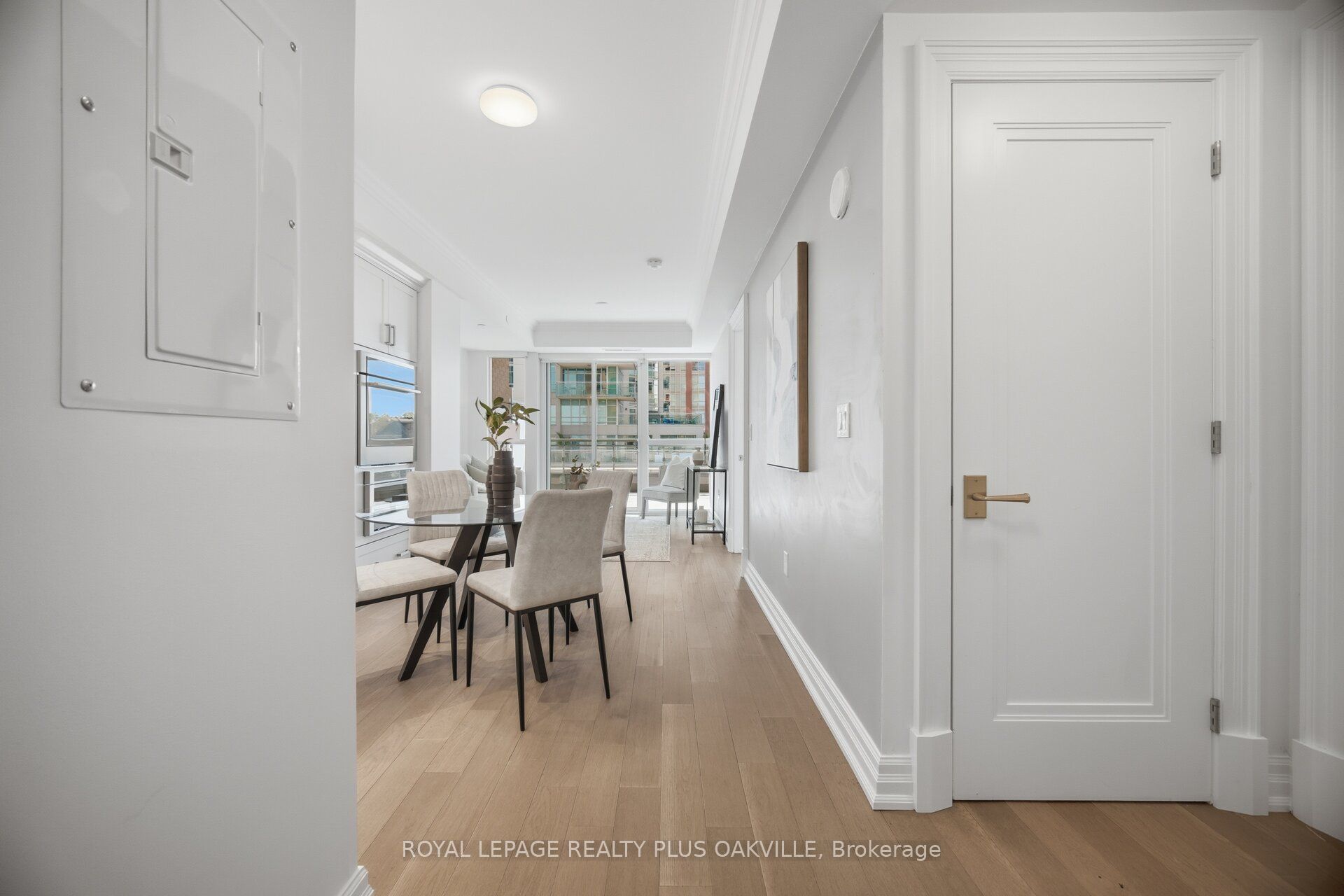 2060 Lakeshore Road 303, Burlington, ON L7R 0G2 photo 5