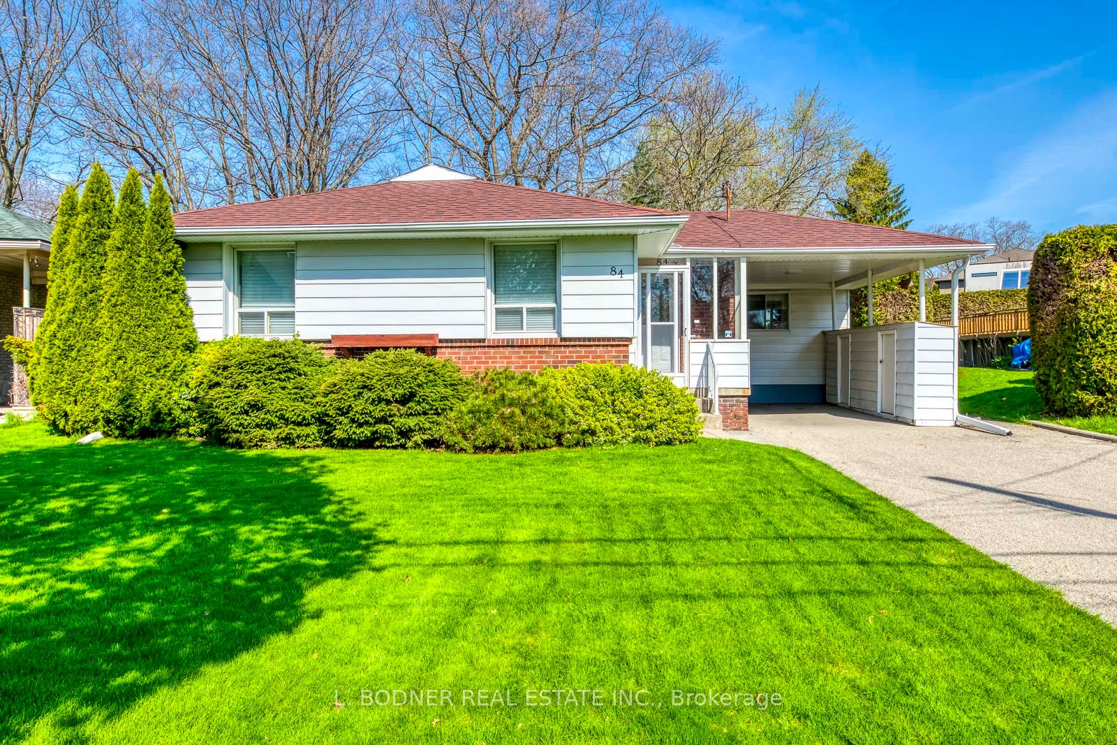84 Ravenscrest Drive, Toronto, ON M9B 5N3