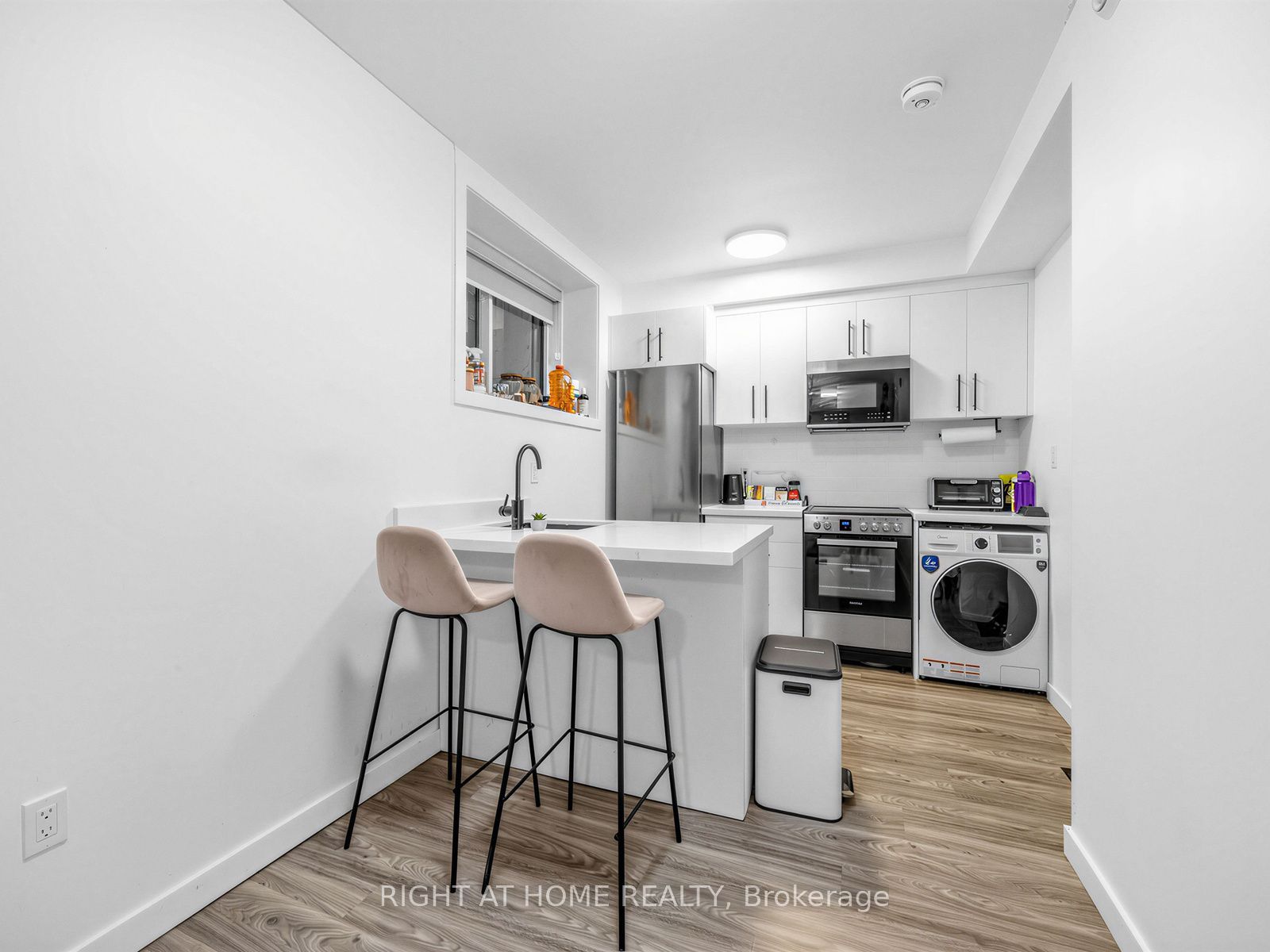148 Glenlake Avenue 1, Toronto, ON M6P 1E7 photo 2