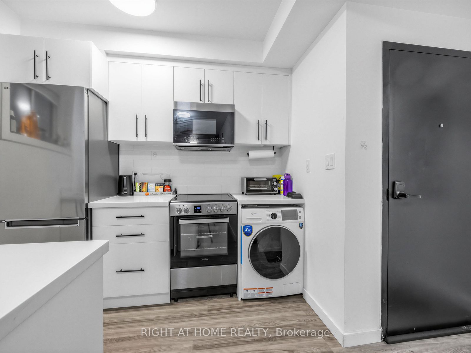 148 Glenlake Avenue 1, Toronto, ON M6P 1E7 photo 3