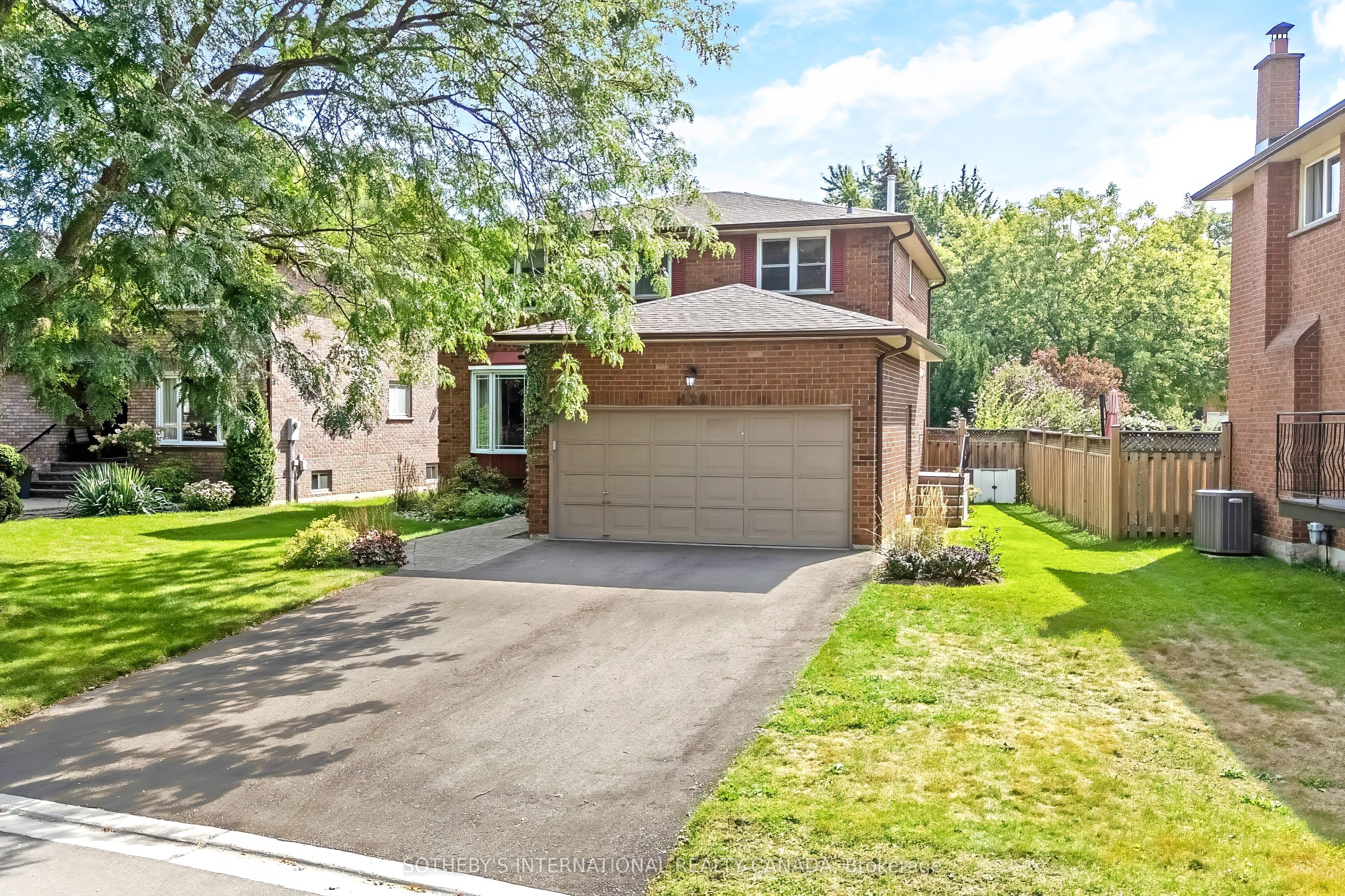 420 The Thicket, Mississauga, ON L5G 4P6 photo 3