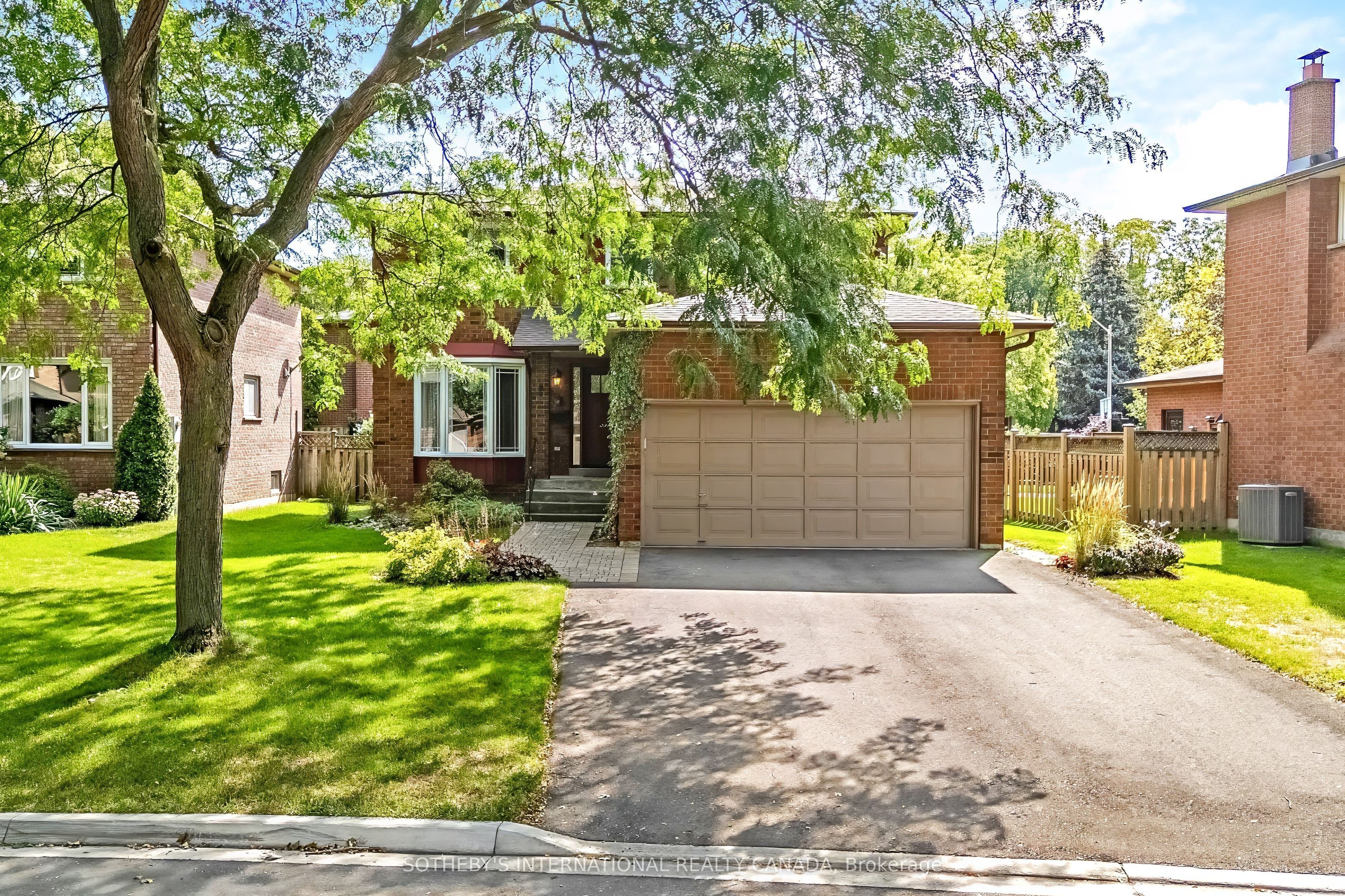 420 The Thicket, Mississauga, ON L5G 4P6 photo 5