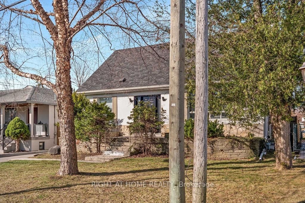 48 Jopling Avenue N, Toronto, ON M9B 4G2 photo 2