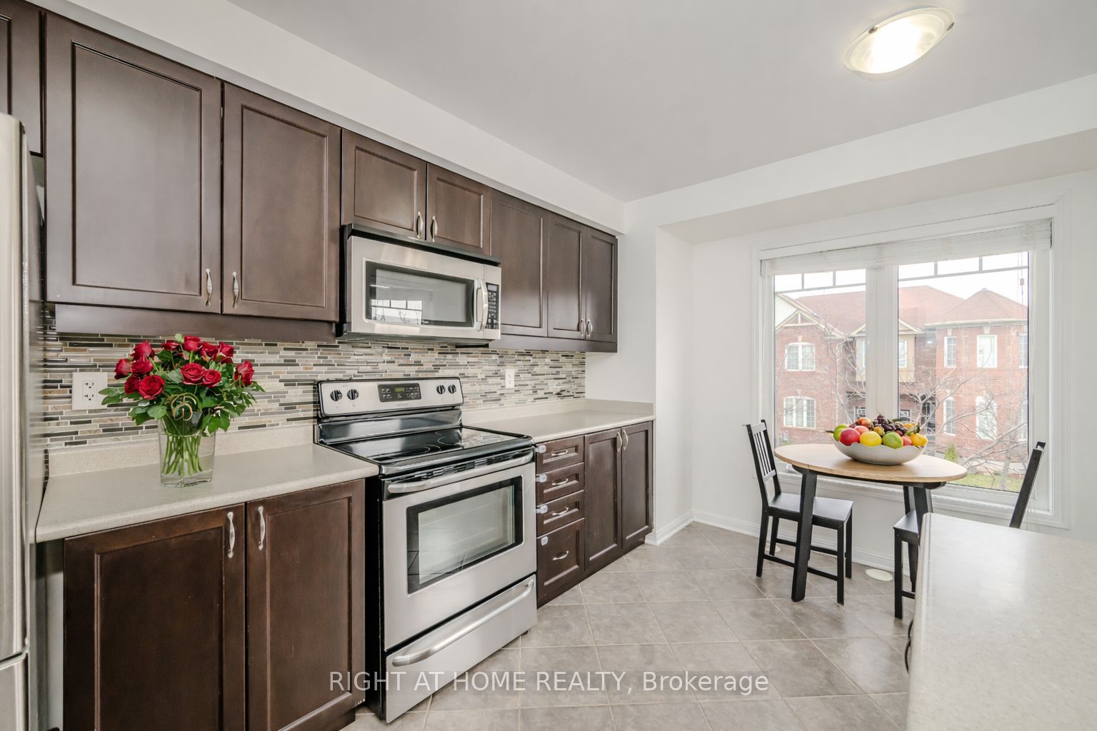 525 Cavanagh Lane, Milton, ON L9T 8G4 photo 5