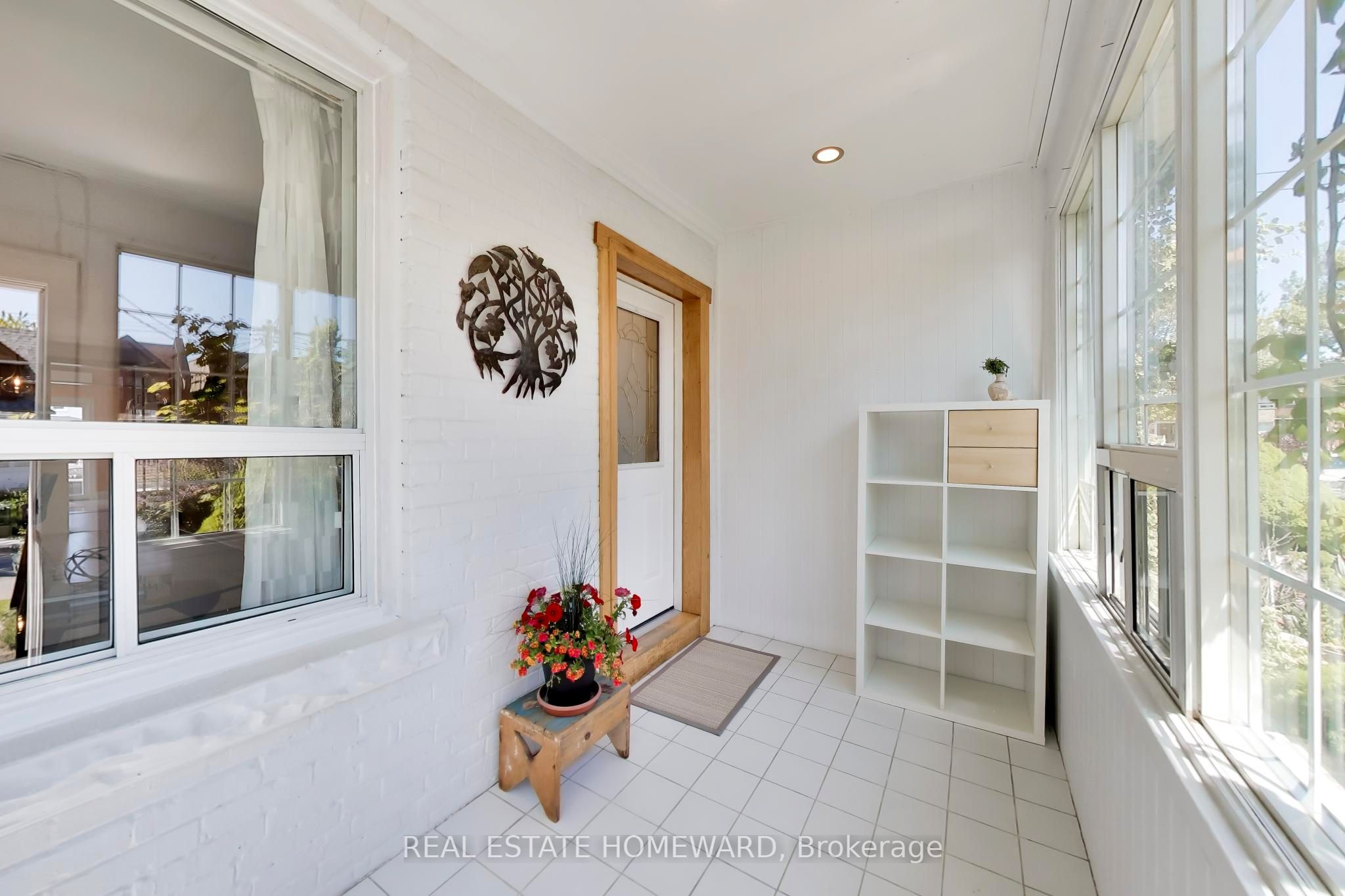 18 Britannia Avenue, Toronto, ON M6N 3T7 photo 2