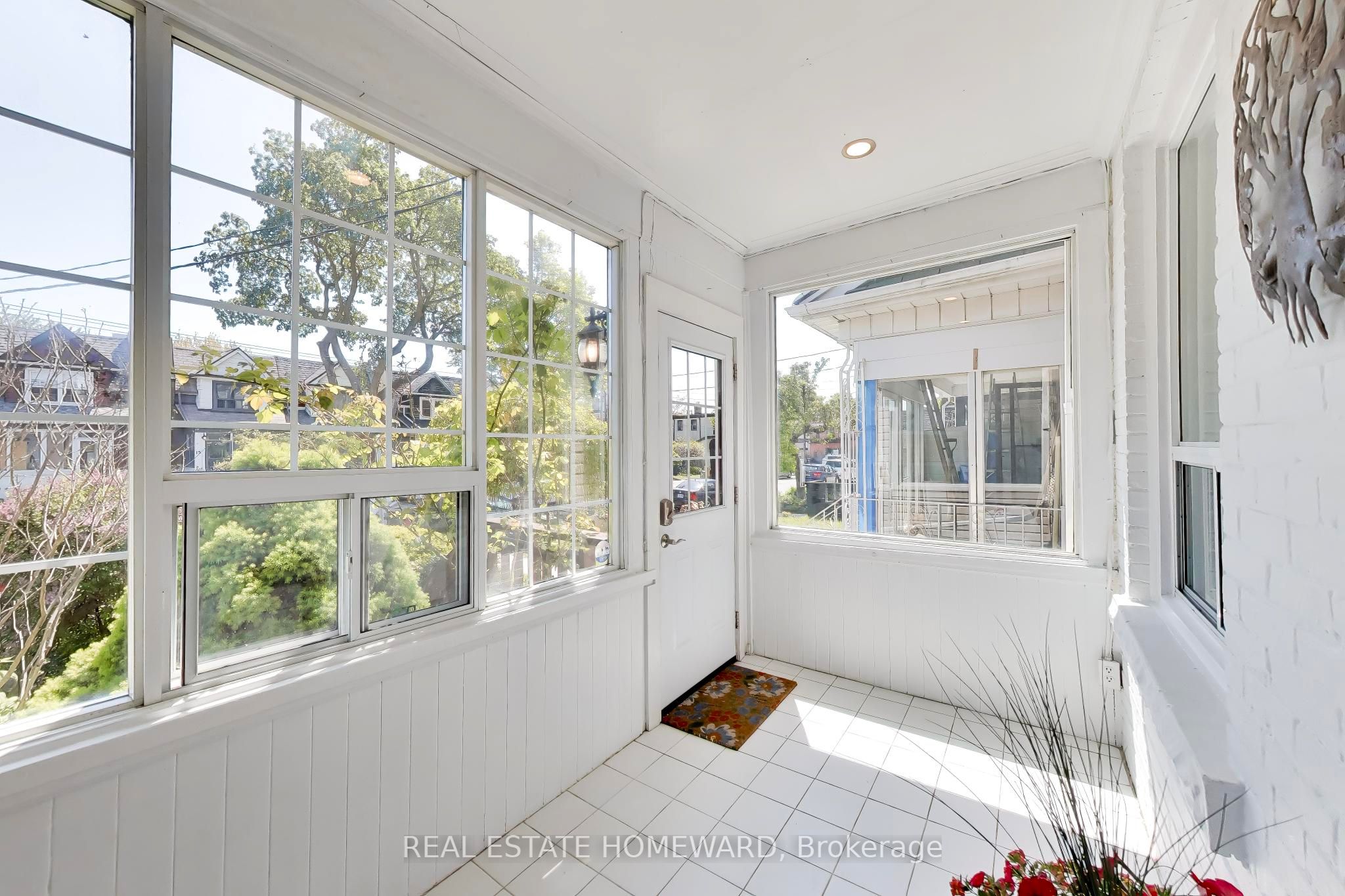 18 Britannia Avenue, Toronto, ON M6N 3T7 photo 3