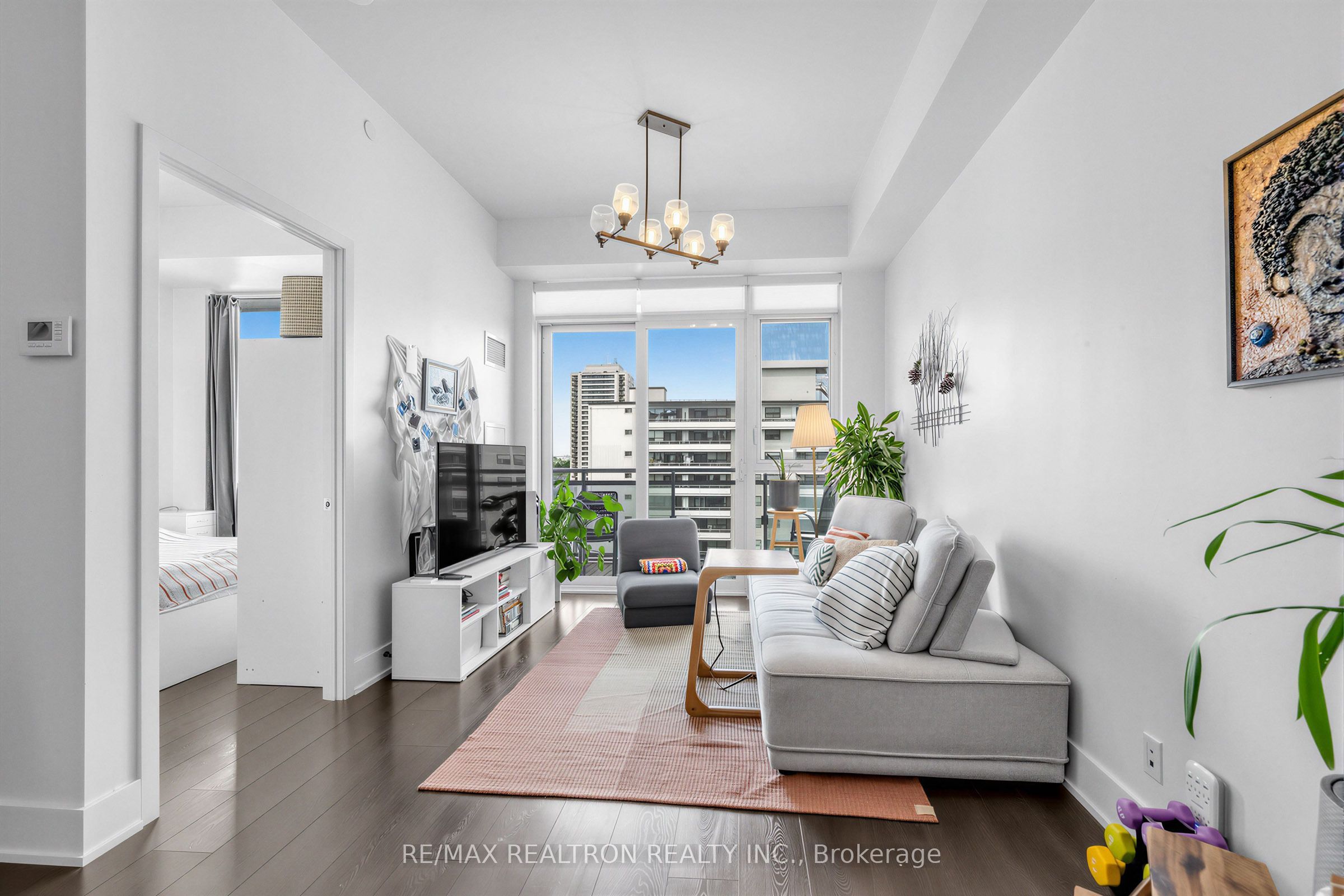 1830 Bloor Street W LPH8, Toronto, ON M6P 0A2 photo 2