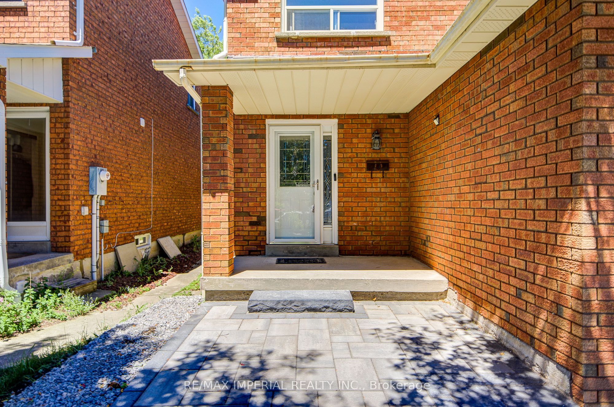 3377 Hargrove Road, Mississauga, ON L5L 4E6 photo 2