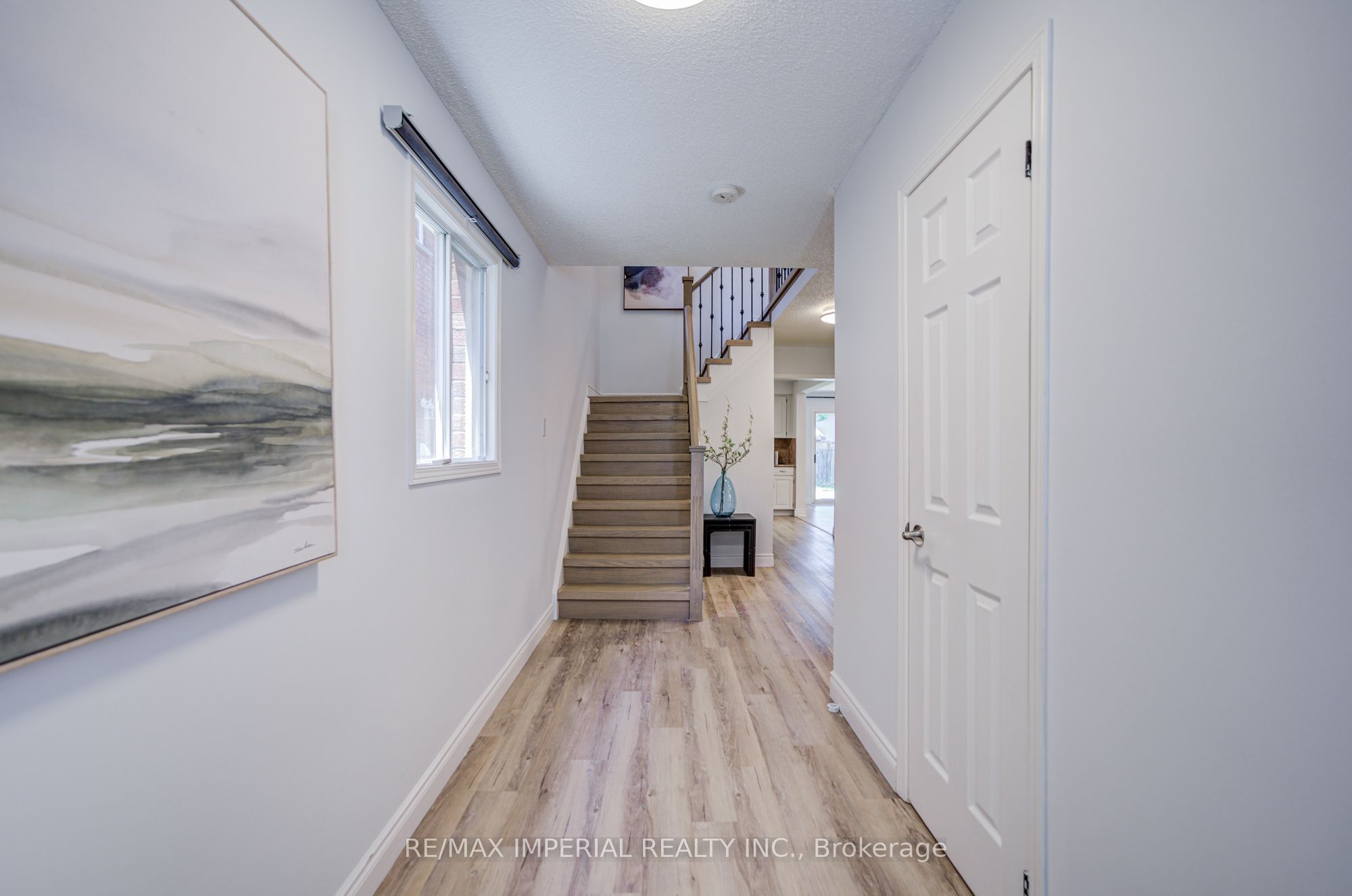 3377 Hargrove Road, Mississauga, ON L5L 4E6 photo 4