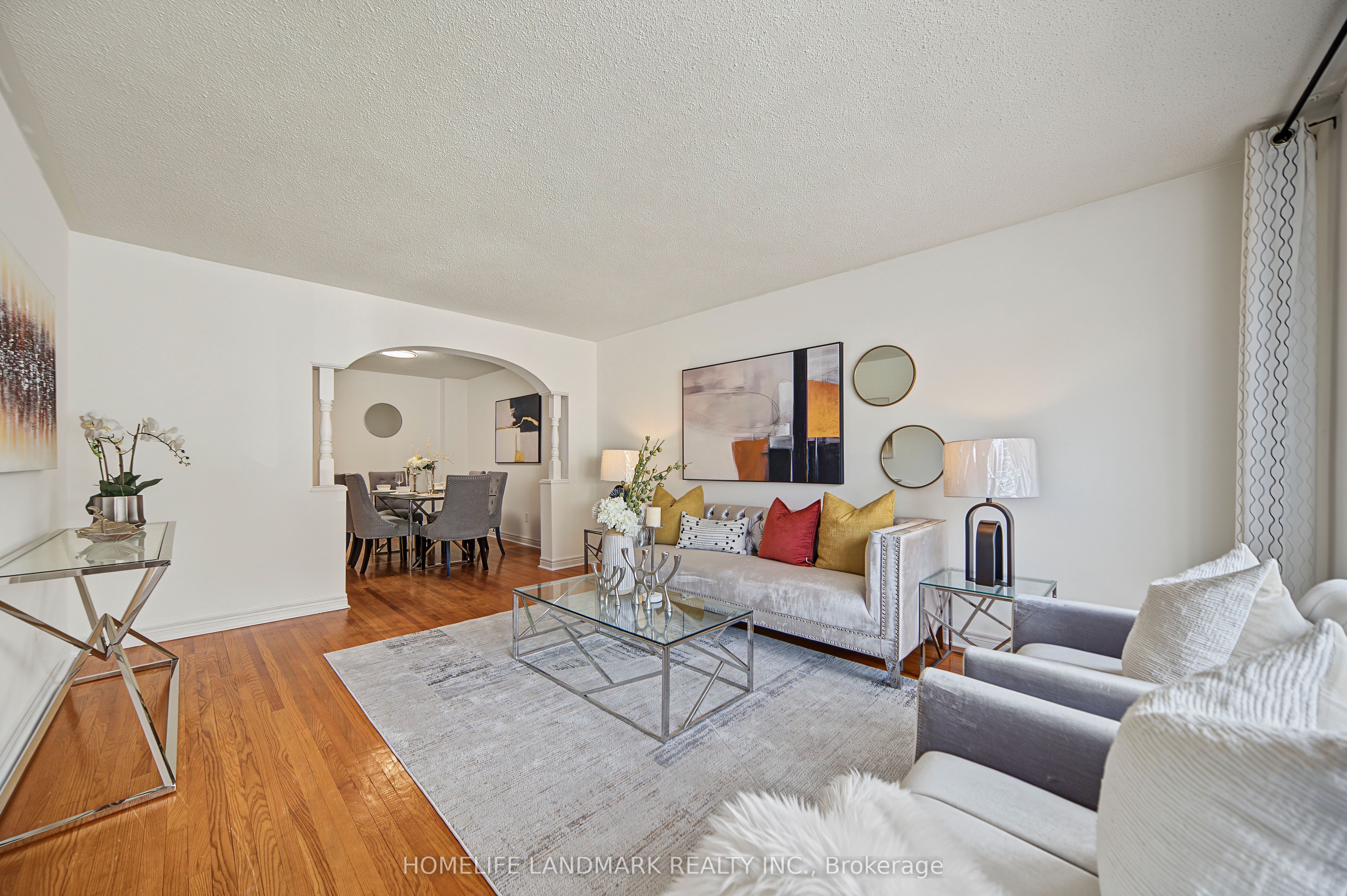 3314 Queen Frederica Drive, Mississauga, ON L4Y 3B2 photo 3