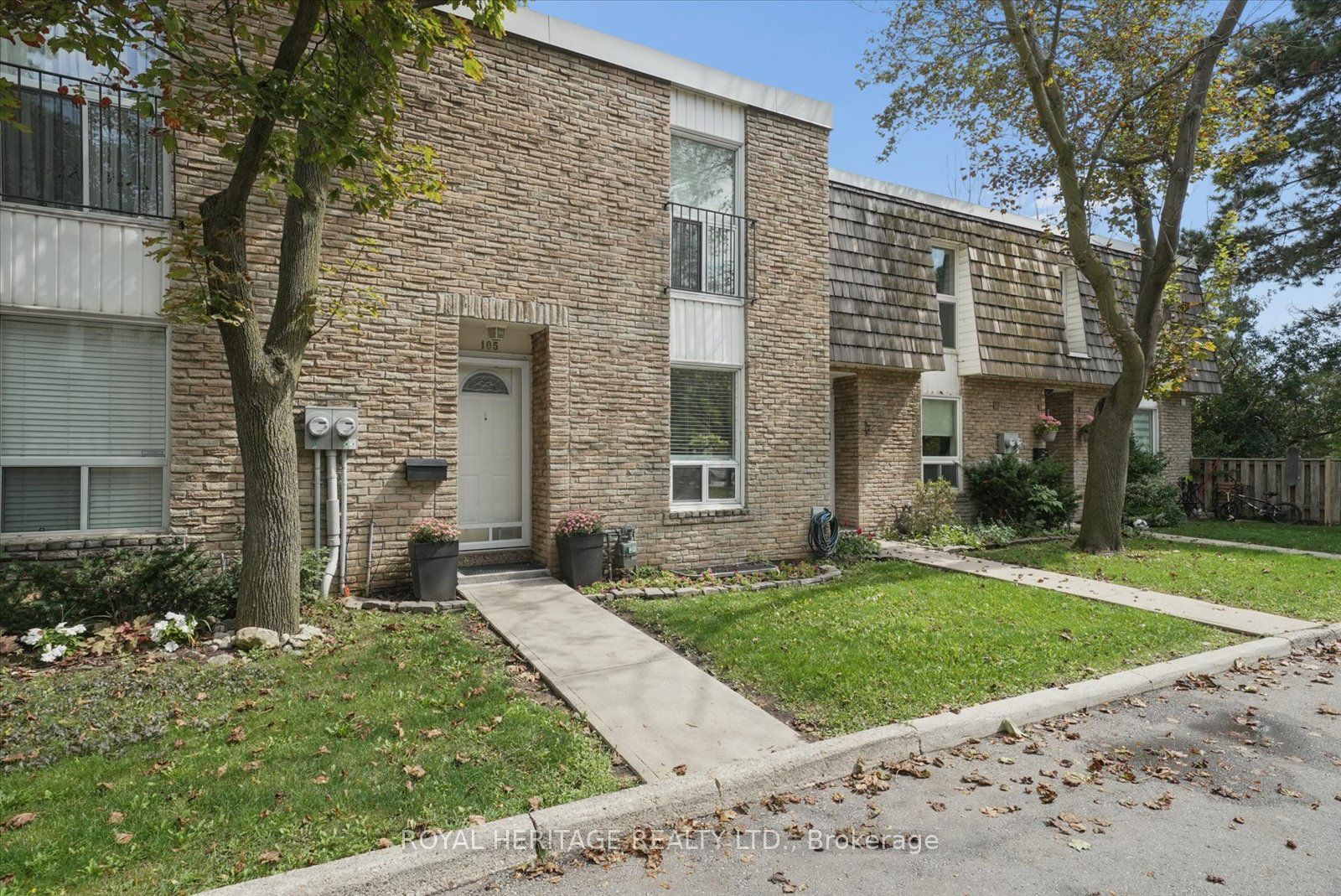 701 Burnhamthorpe Road 105, Toronto, ON M9C 2Z6 photo 2