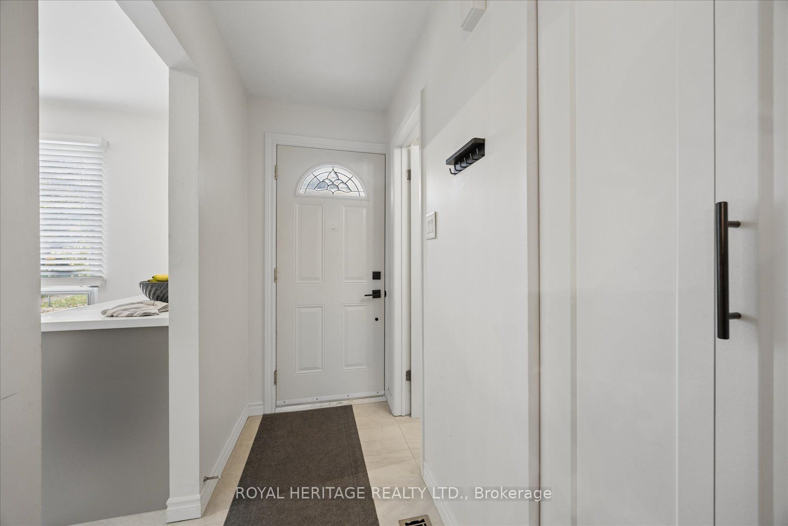 701 Burnhamthorpe Road 105, Toronto, ON M9C 2Z6 photo 4