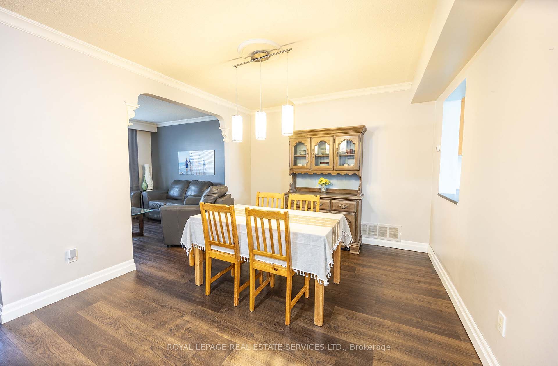 71 Old Burnhamthorpe Road 18, Toronto, ON M9C 3J6 photo 5