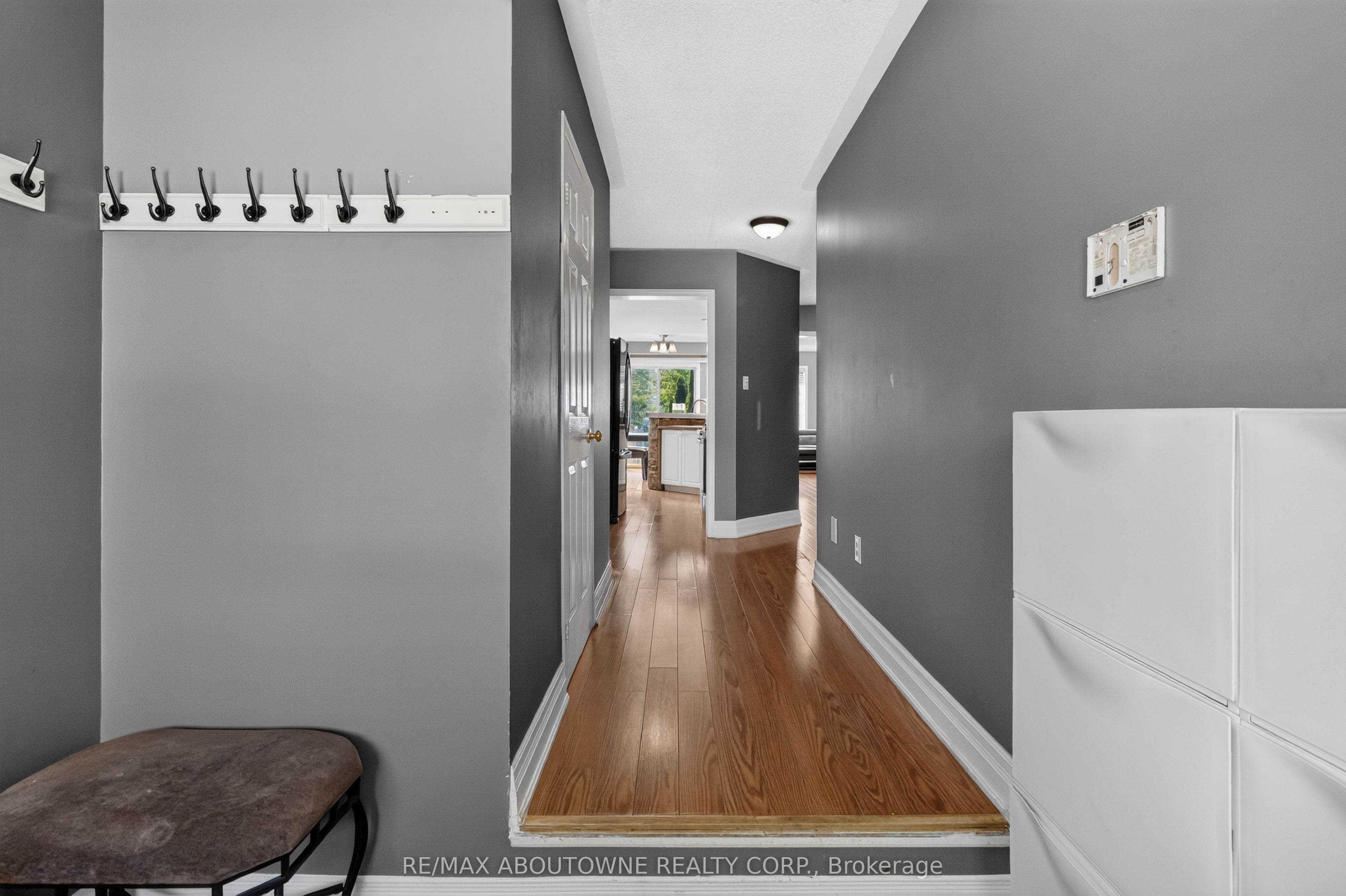 5233 Thornburn Drive, Burlington, ON L7L 6R3 photo 4