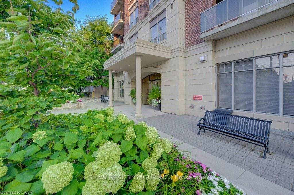 4196 Dundas Street 309, Toronto, ON M8X 0A3 photo 2