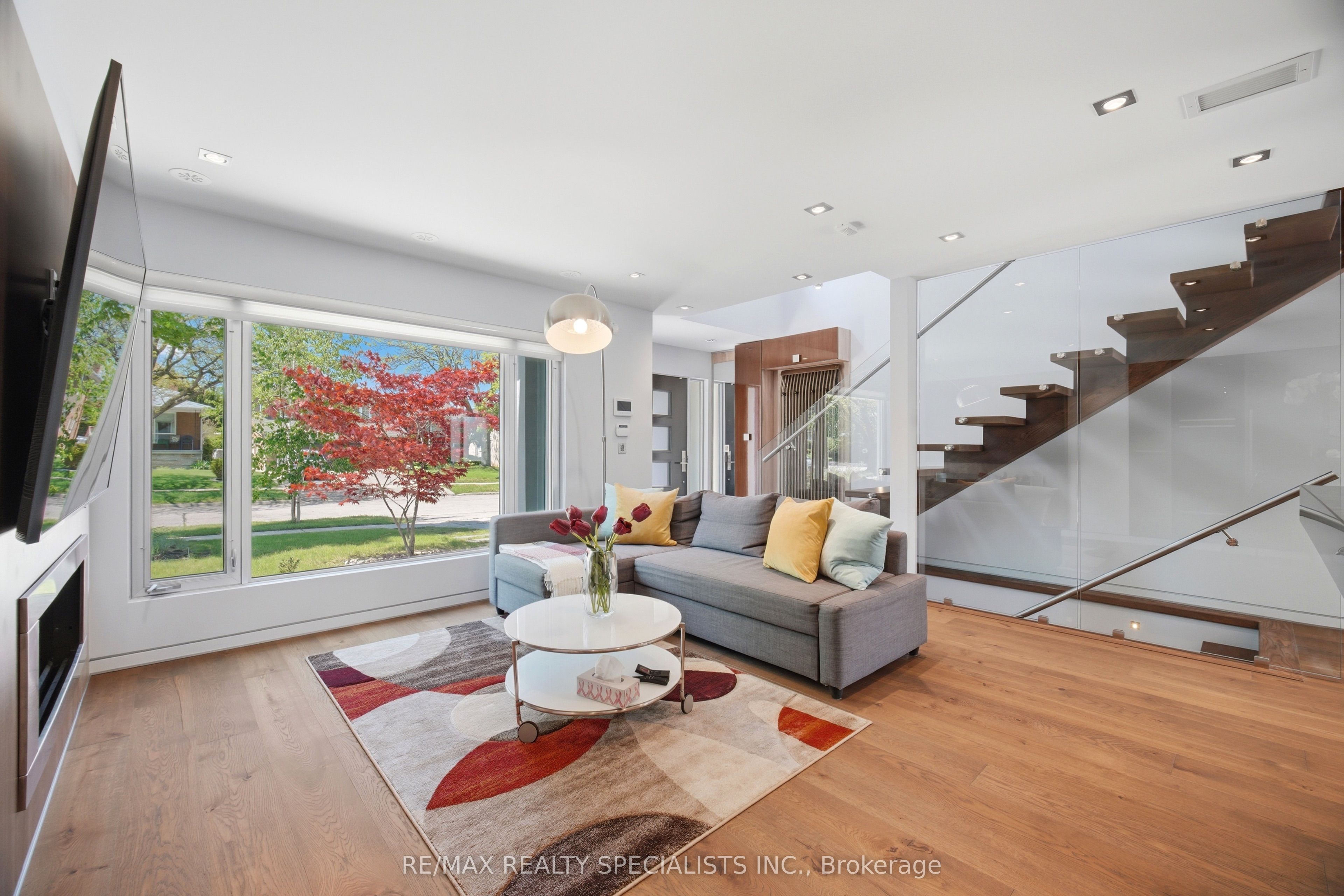 870 Hollowtree Crescent, Mississauga, ON L4Y 2V2 photo 5