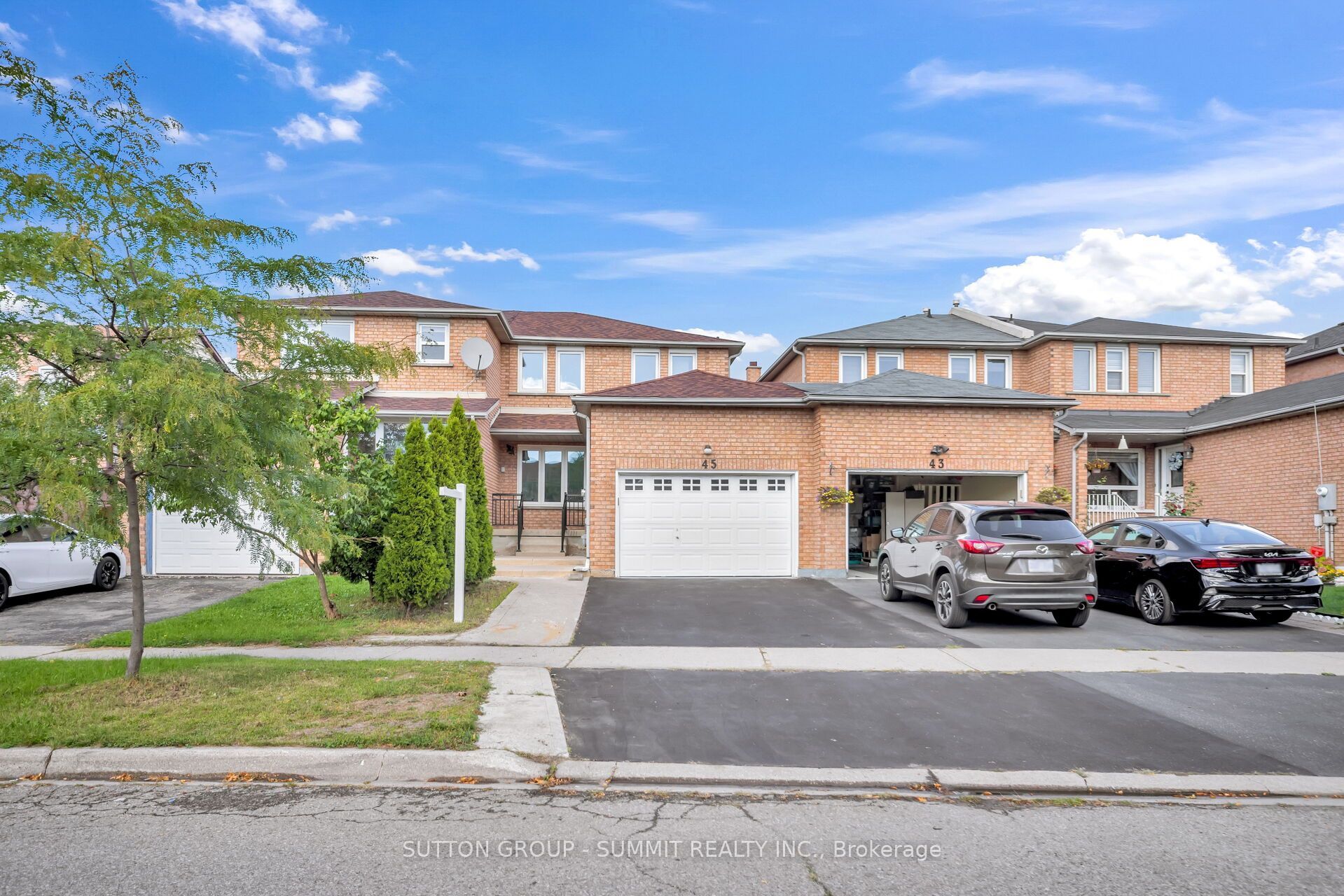 45 Cutters Crescent, Brampton, ON L6Y 4M2 photo 2
