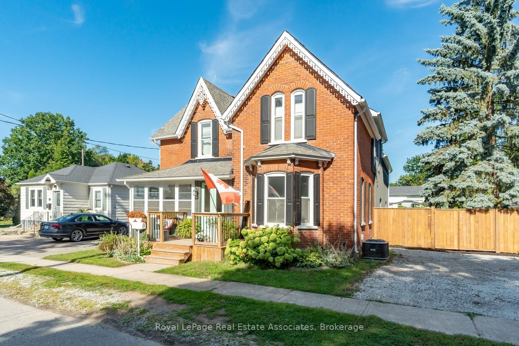 231 Arthur Street, Halton Hills, ON L7J 1L9 photo 2