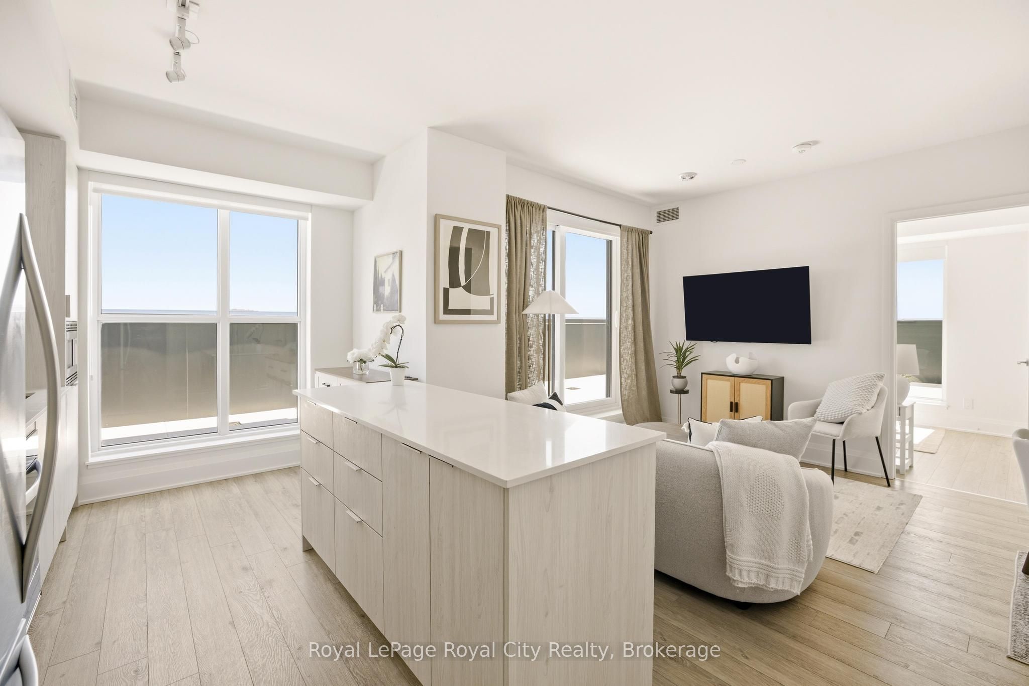 3071 Trafalgar Road 604, Oakville, ON L6H 8C6