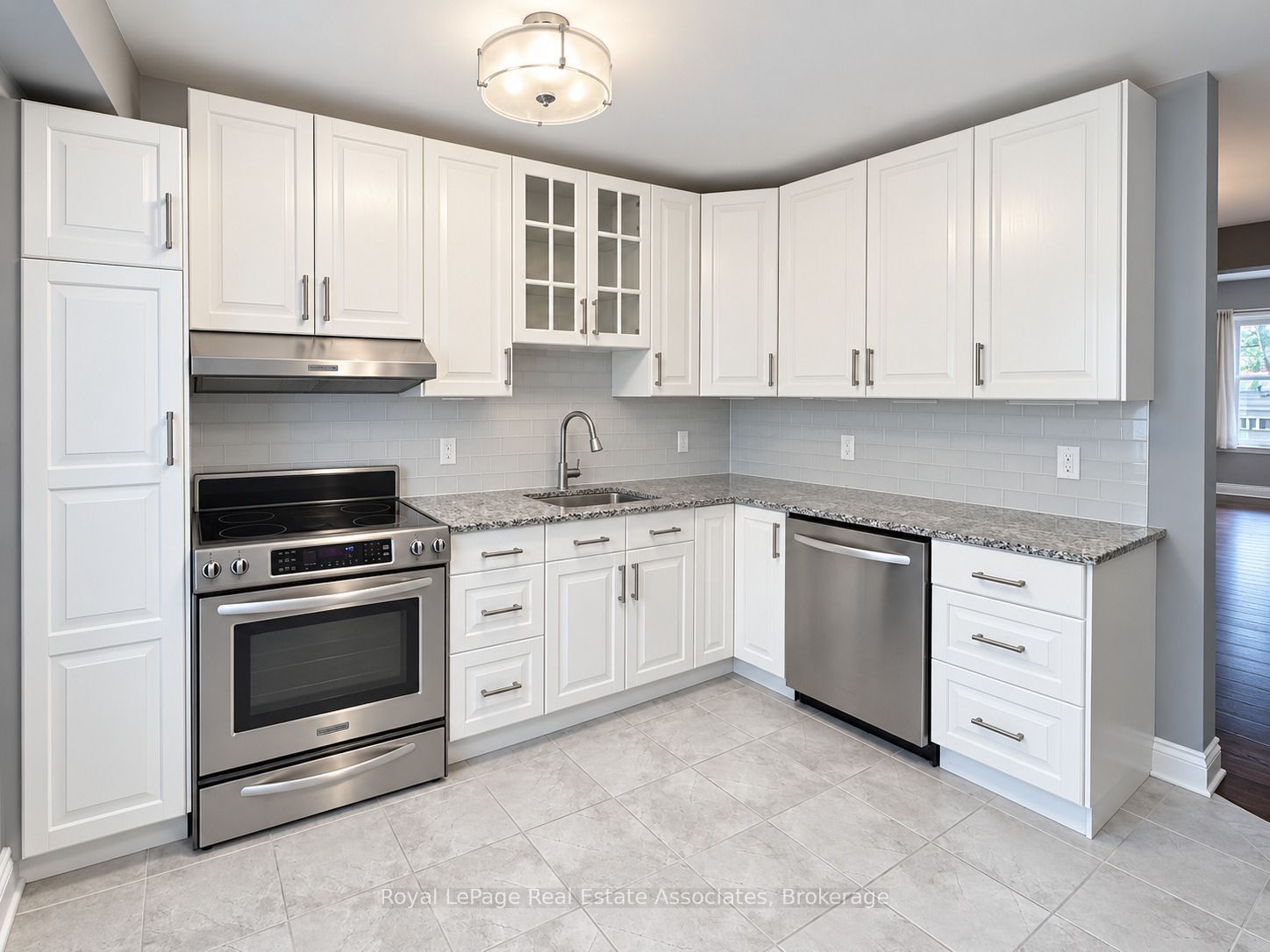 2440 Bromsgrove Road 125, Mississauga, ON L5J 4J7 photo 2