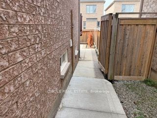 12 Kimborough Hollow Basement, Brampton, ON L6Y 0Z5 photo 3