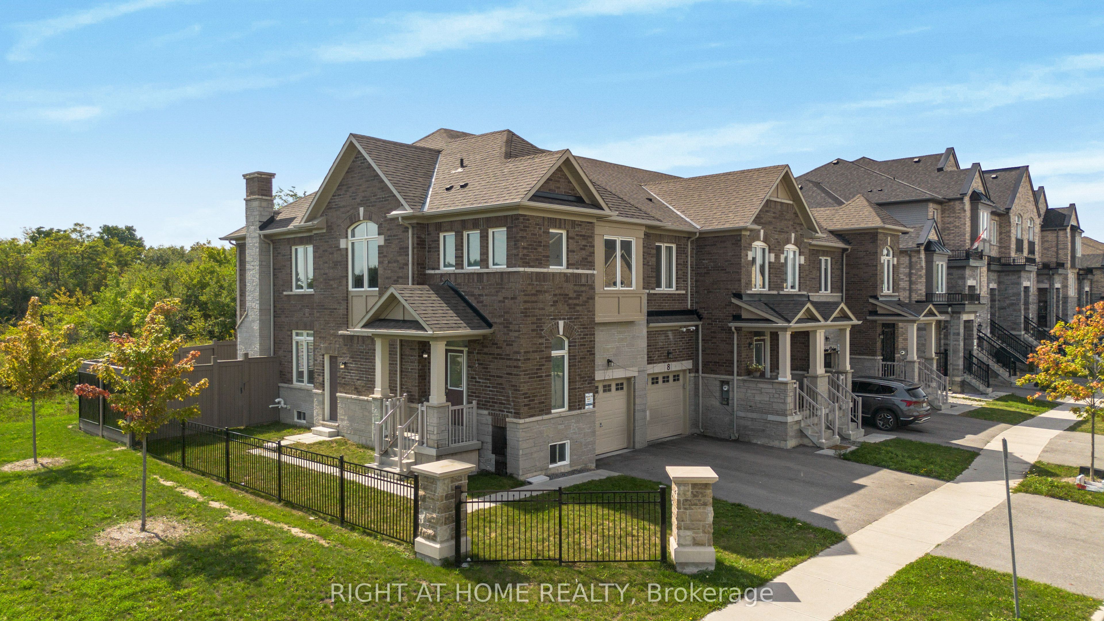 6 Savino Drive, Brampton, ON L6Z 0J5 photo 2