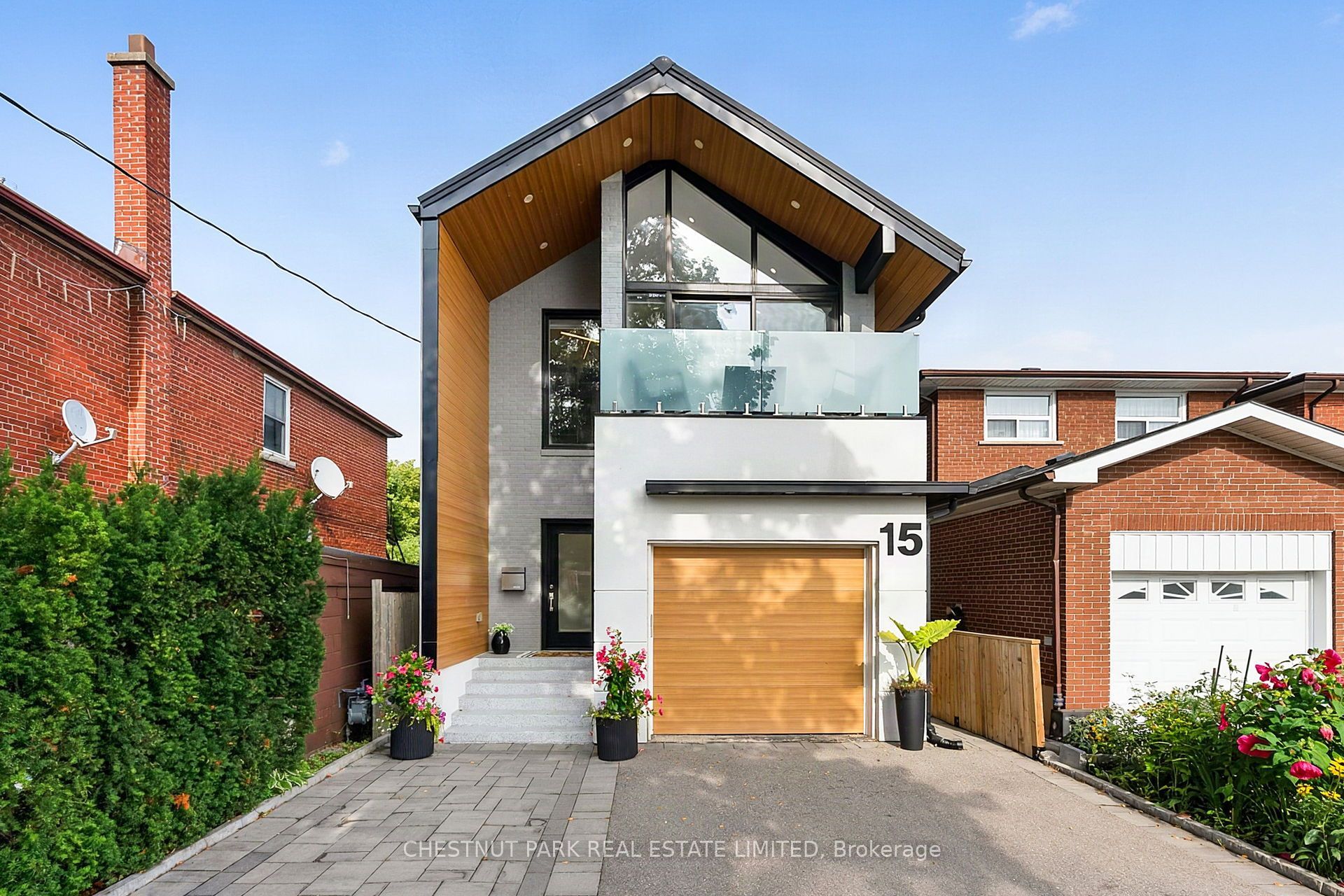 15 Nineteeth Street, Toronto, ON M8V 3L4
