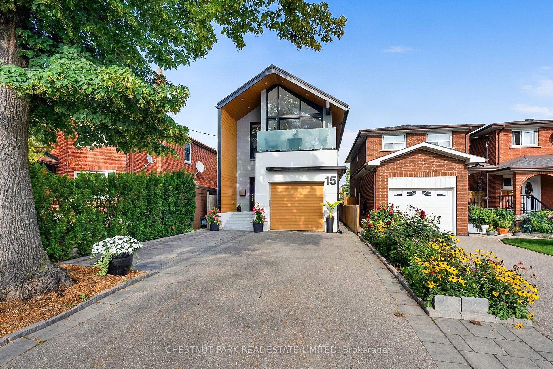 15 Nineteeth Street, Toronto, ON M8V 3L4 photo 2