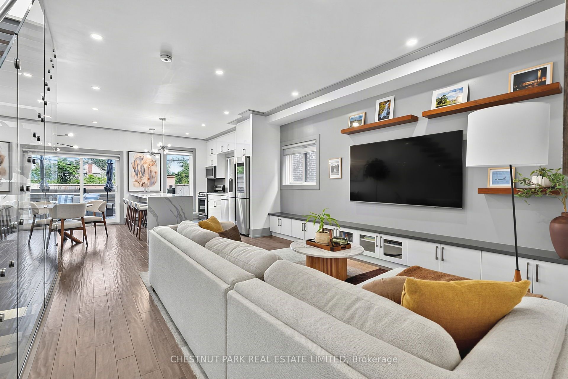 15 Nineteeth Street, Toronto, ON M8V 3L4 photo 3