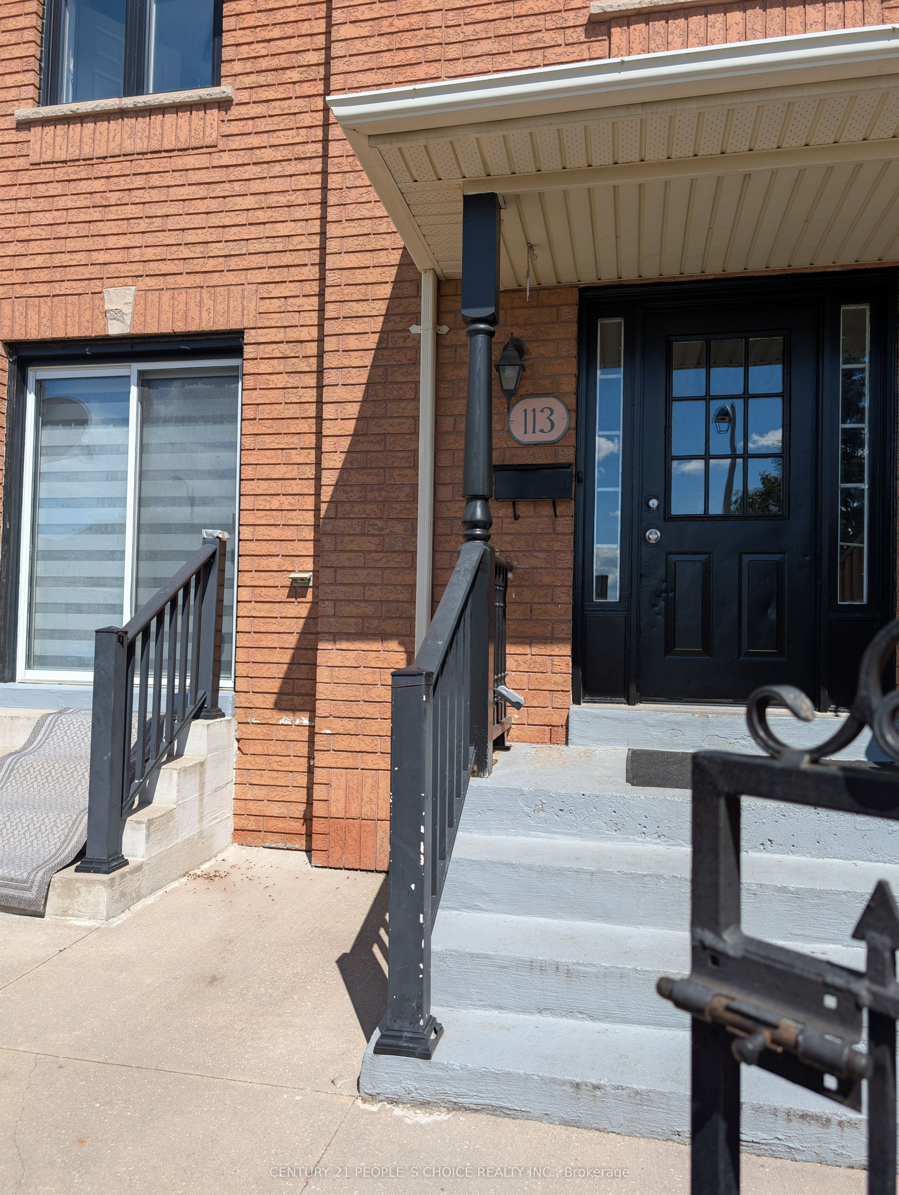 113 Desert Sand Drive, Brampton, ON L6R 1V7 photo 2