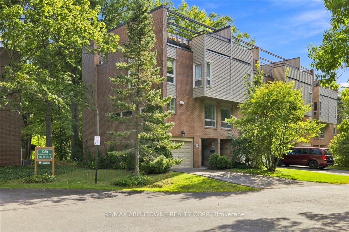1250 Marlborough Court 13, Oakville, ON L6H 2W7 photo 2