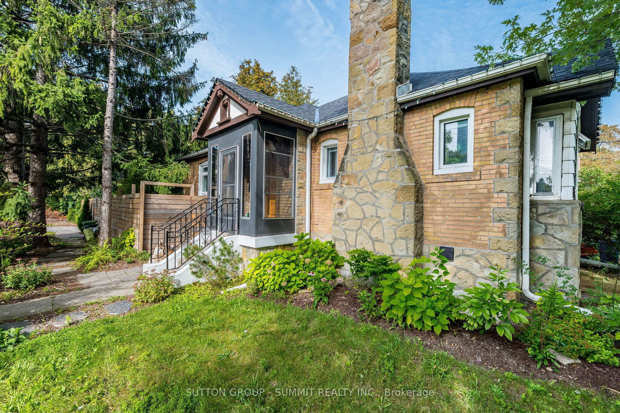 32 ELLIS Avenue, Toronto, ON M6S 2X1 photo 5