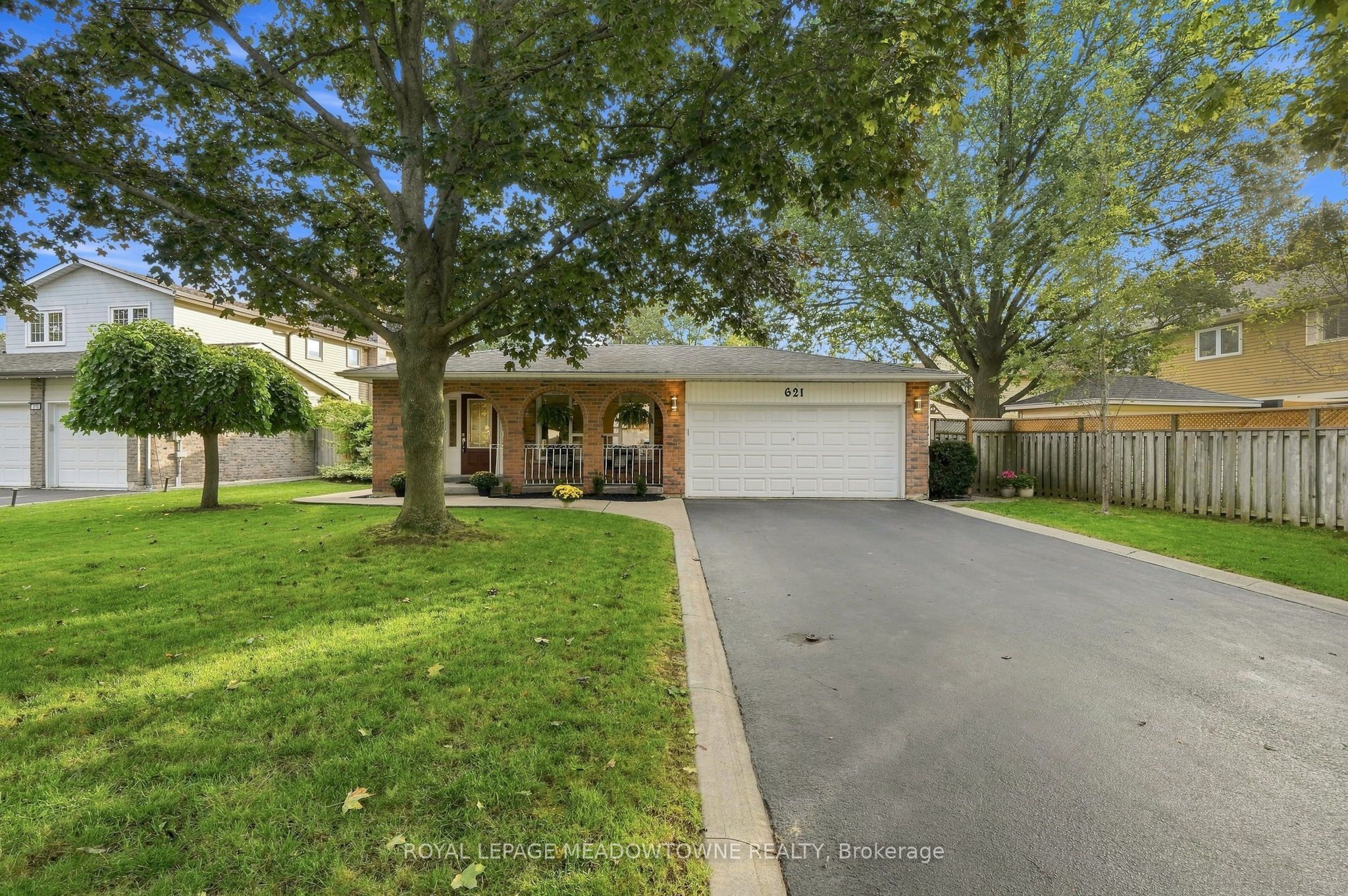 621 Moorelands Crescent, Milton, ON L9T 4B3