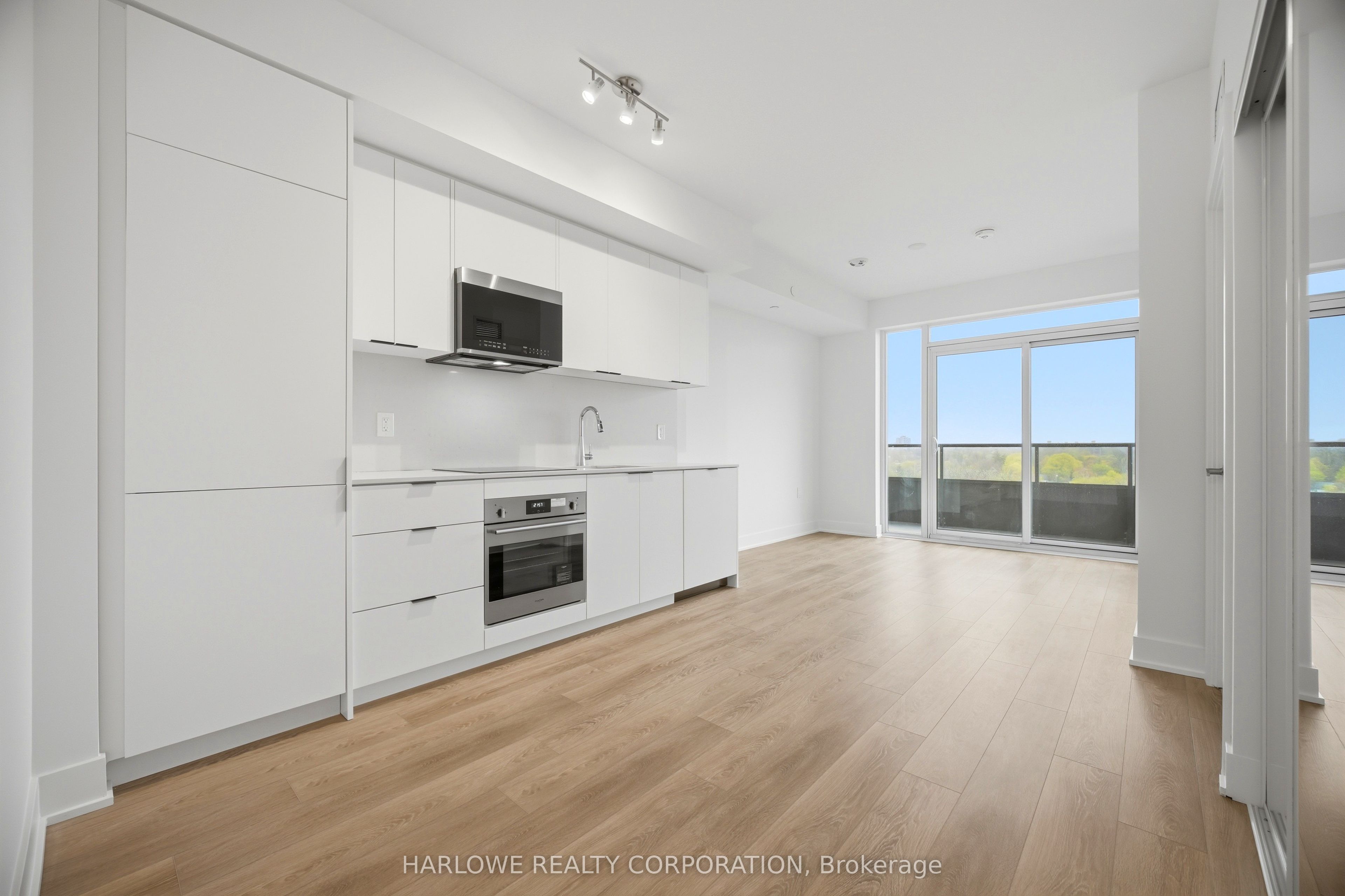 2088 James Street 904, Burlington, ON L7R 0H2