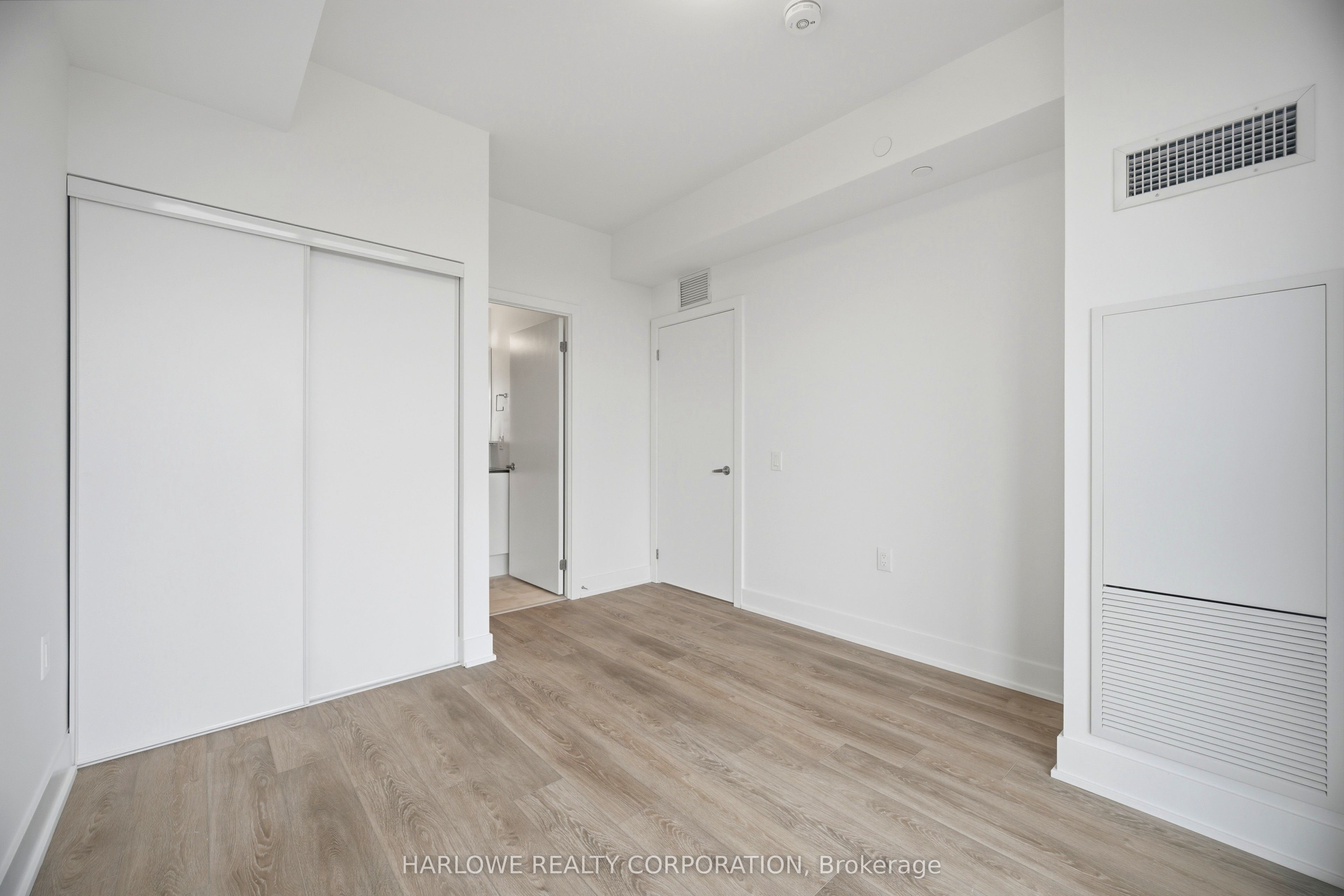 2088 James Street 904, Burlington, ON L7R 0H2 photo 5