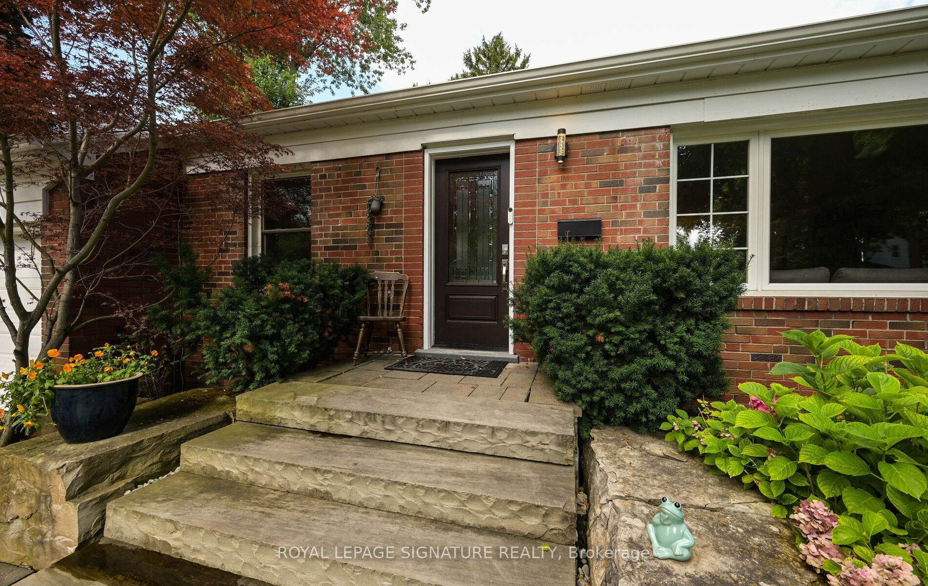 903 Johnathan Drive, Mississauga, ON L4Y 1J7 photo 4