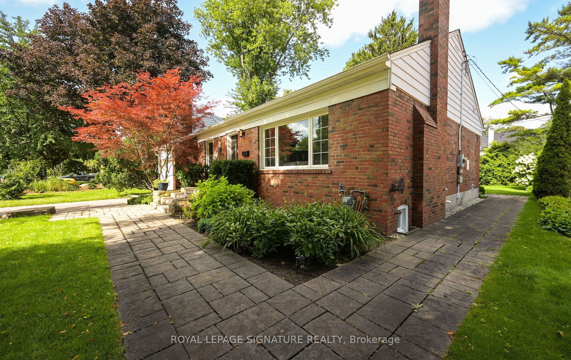 903 Johnathan Drive, Mississauga, ON L4Y 1J7 photo 5