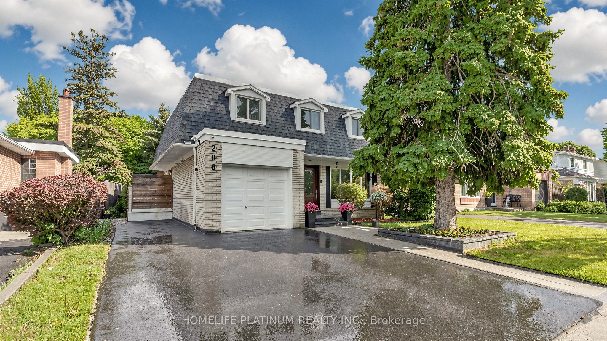 206 Mcmurchy Avenue S, Brampton, ON L6Y 1Z3 photo 2