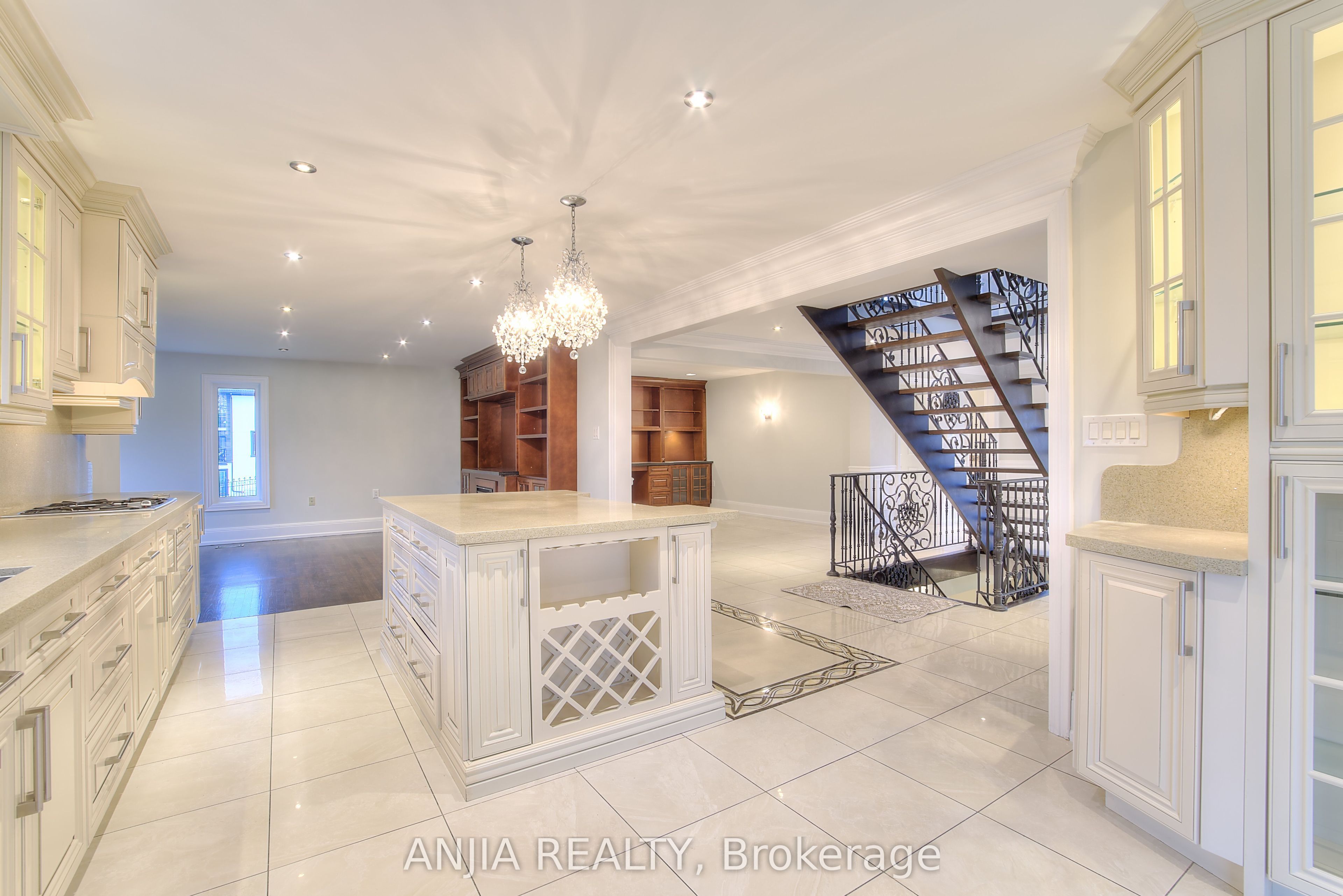 44 Bellini Avenue, Brampton, ON L6P 0E2 photo 2