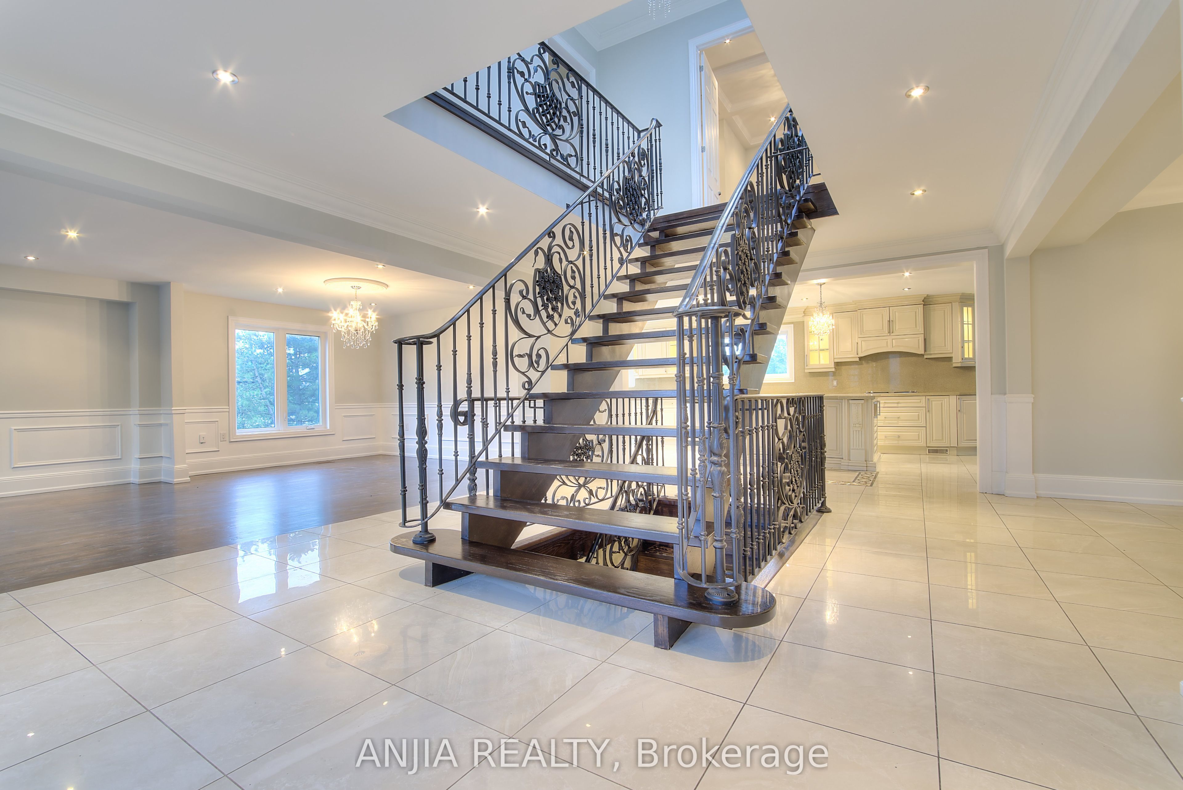 44 Bellini Avenue, Brampton, ON L6P 0E2 photo 3