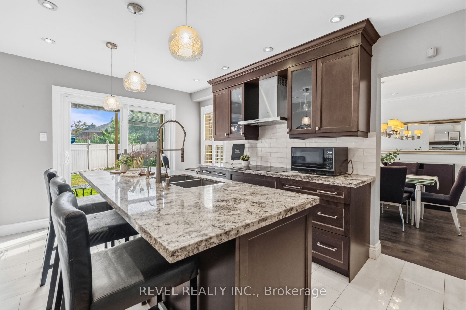 6624 Mockingbird Lane, Mississauga, ON L5N 5K4 photo 3