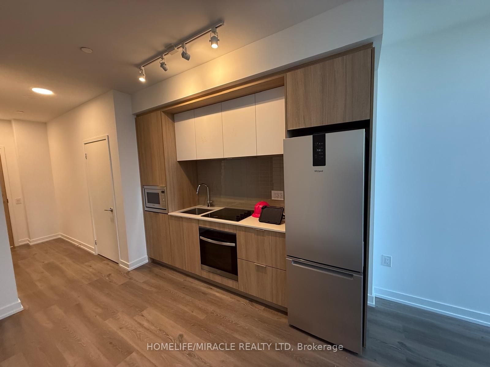 395 Square One Drive 607, Mississauga, ON L5B 0P6