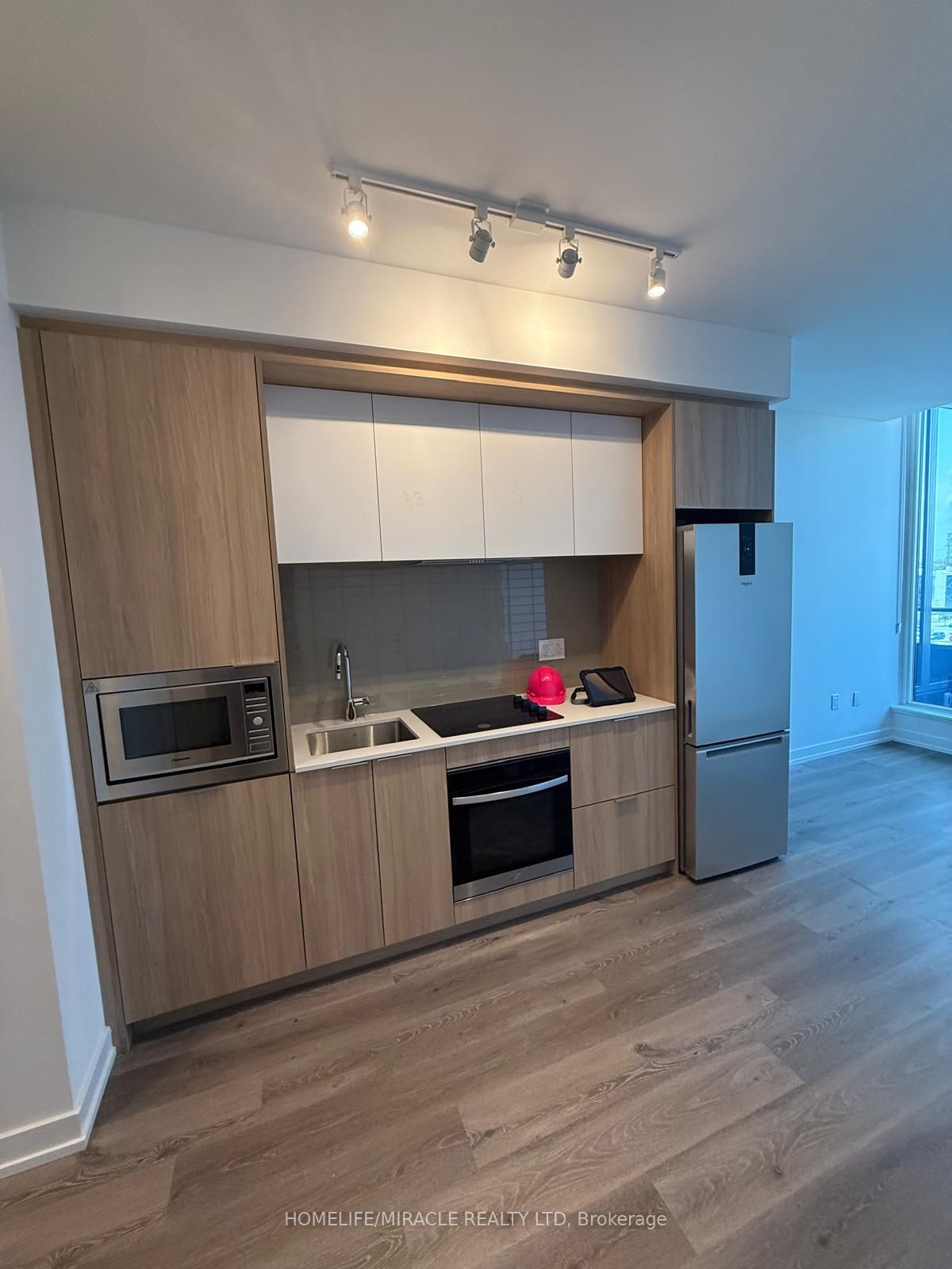395 Square One Drive 607, Mississauga, ON L5B 0P6 photo 4