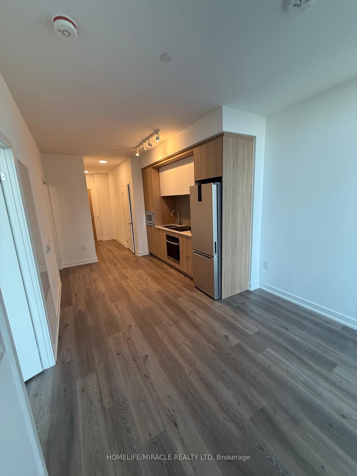 395 Square One Drive 607, Mississauga, ON L5B 0P6 photo 5